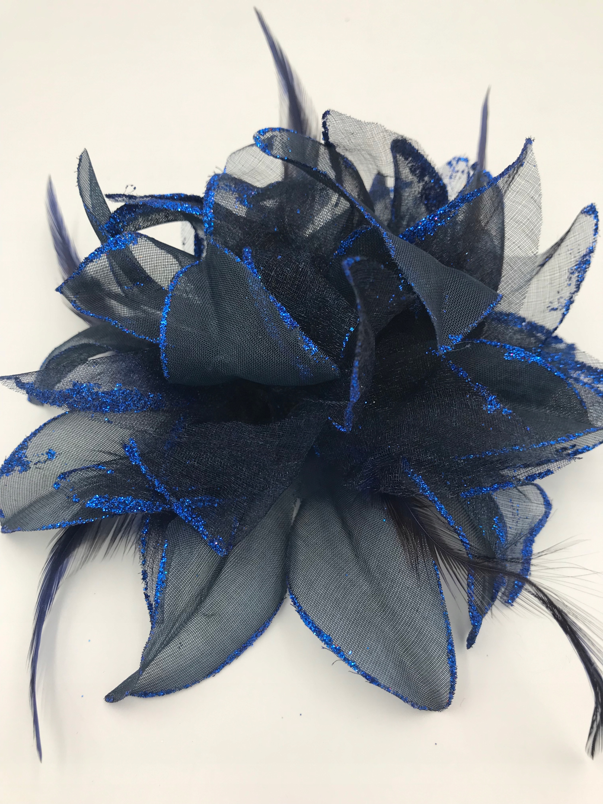 BROSZKA KWIAT MATERIAŁOWY Z PIÓRAMI GRANATOWA Marka Inna marka