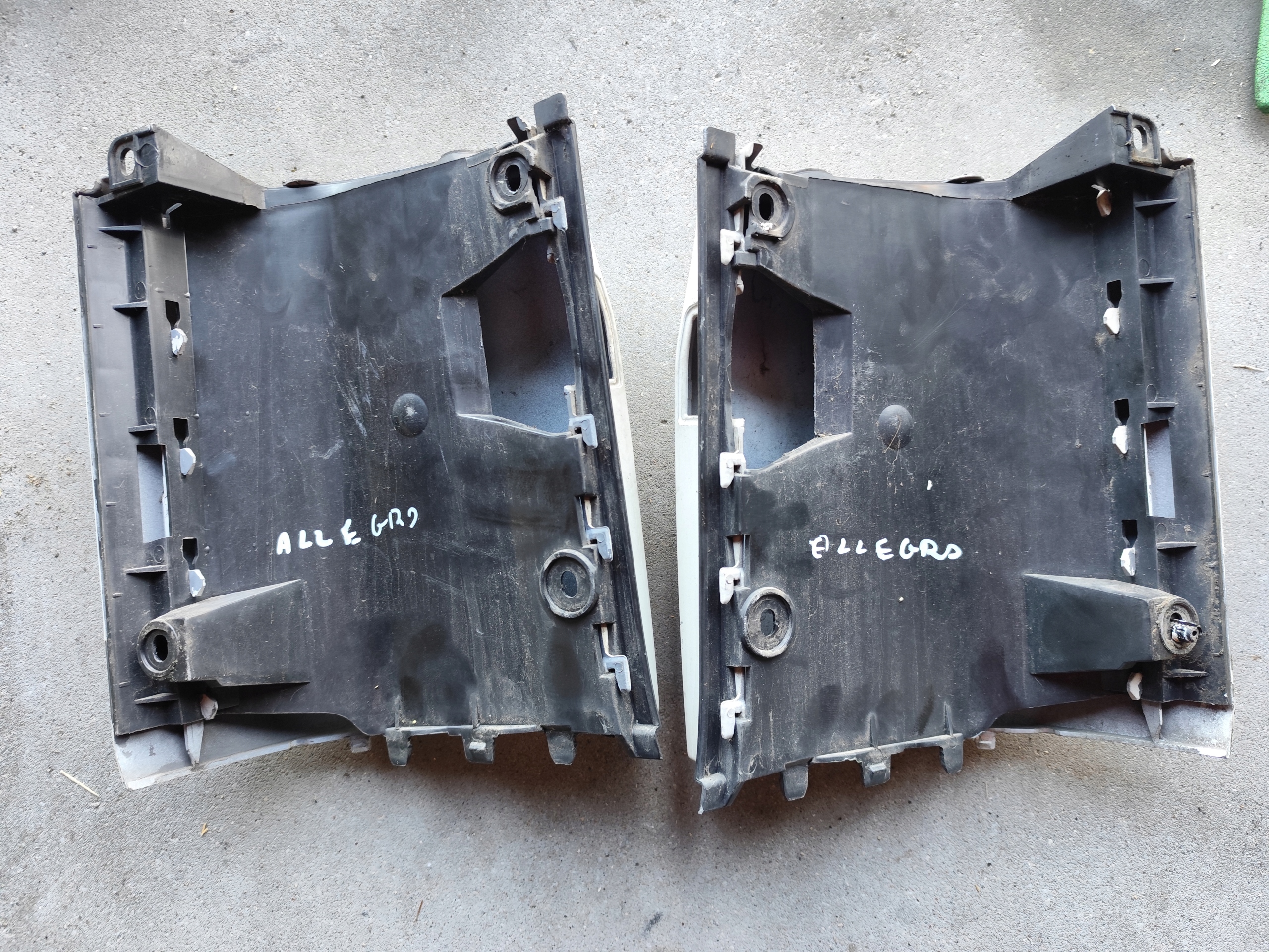 Unité d’angle zaslepki Pare choc Arrière VW T5 biale Multivan