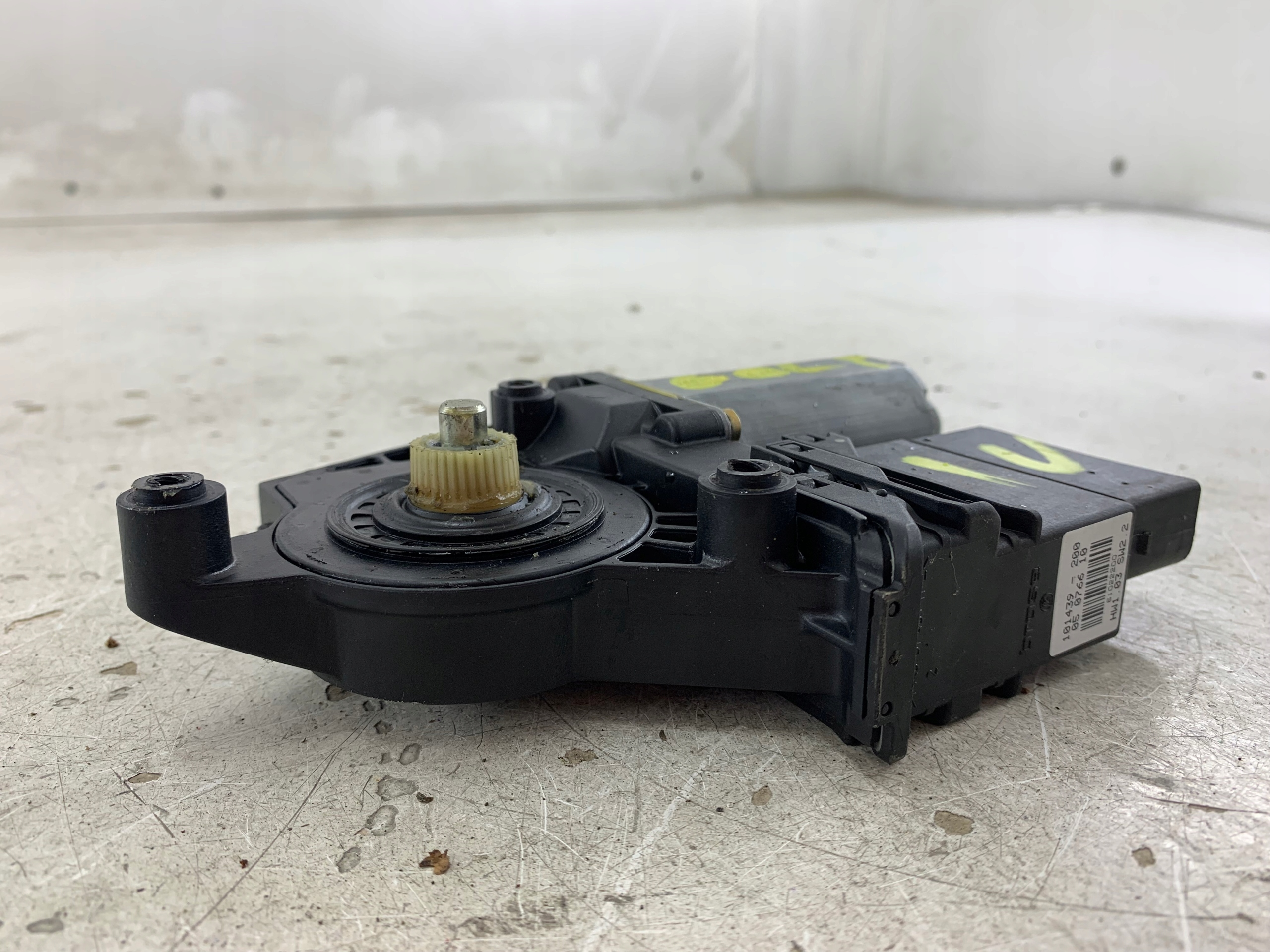 VW PASSAT B5 KOMBI mini motor windows left rear part 3B9839751M