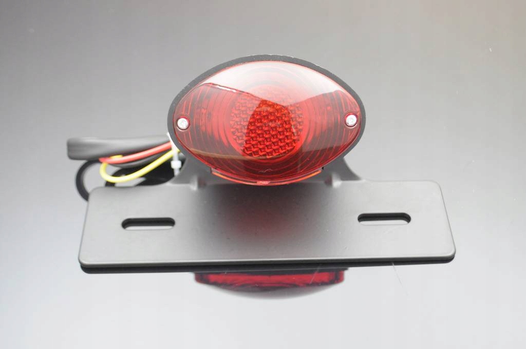 MT393BK-RED - ЗАДНИЙ ФОНАРЬ CUSTOM BOBER ЧЕРНЫЙ КОШАЧИЙ ГЛАЗ