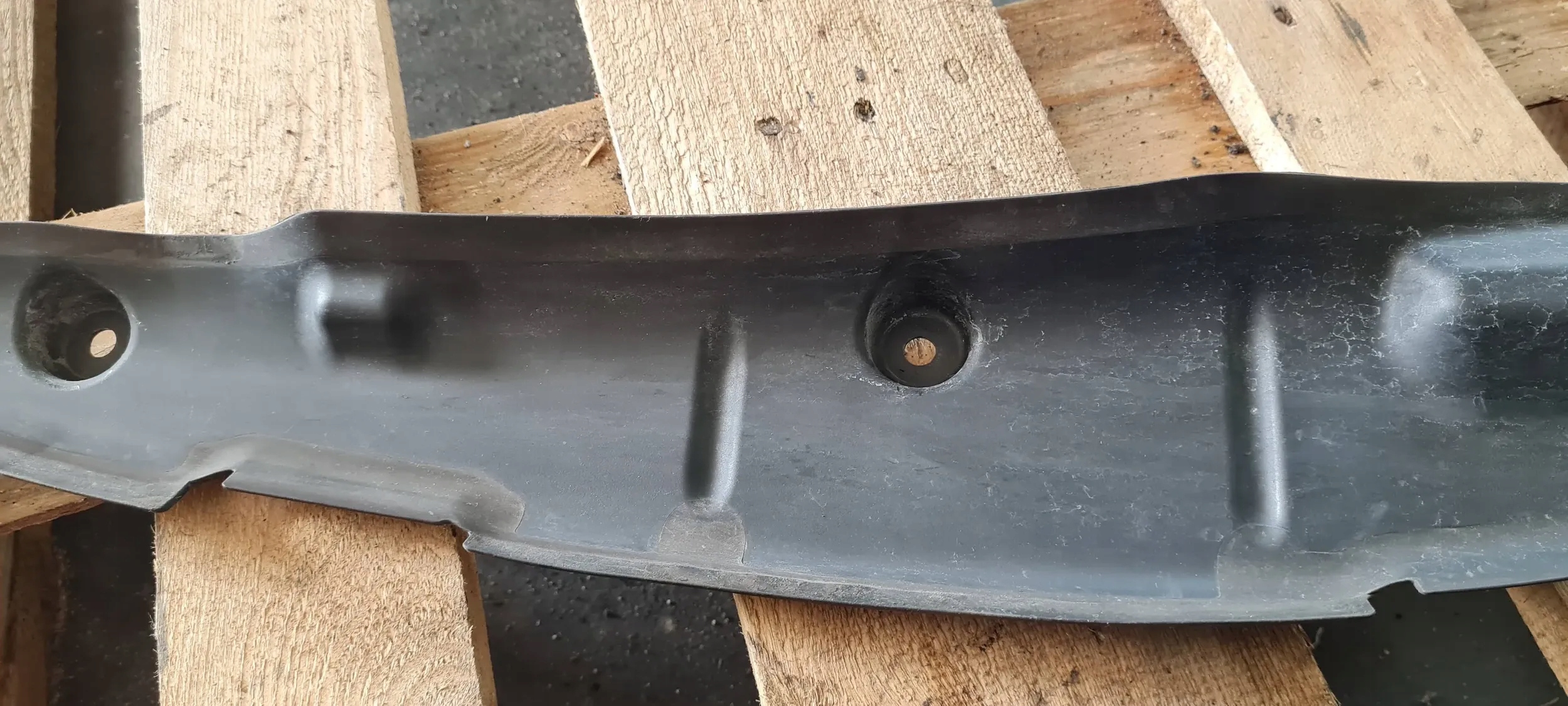 A4 B9 8W hangszigetelő fedél sárvédöt jobb 8W0821111