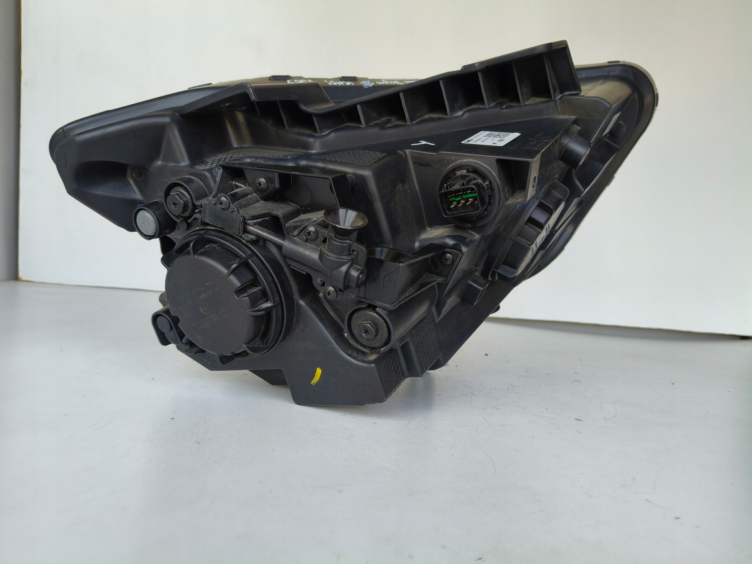 light left REFLEKTOR HYUNDAI BAYON 21