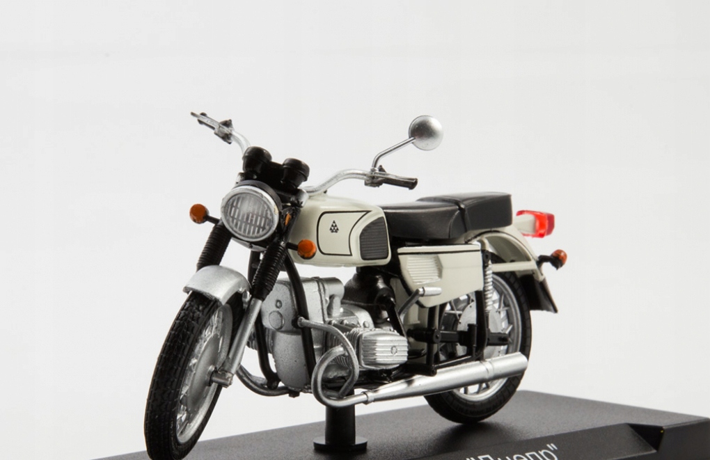 Motocykl KMZ-81.157.01 "Dněpr" Modimio 1:24 #14