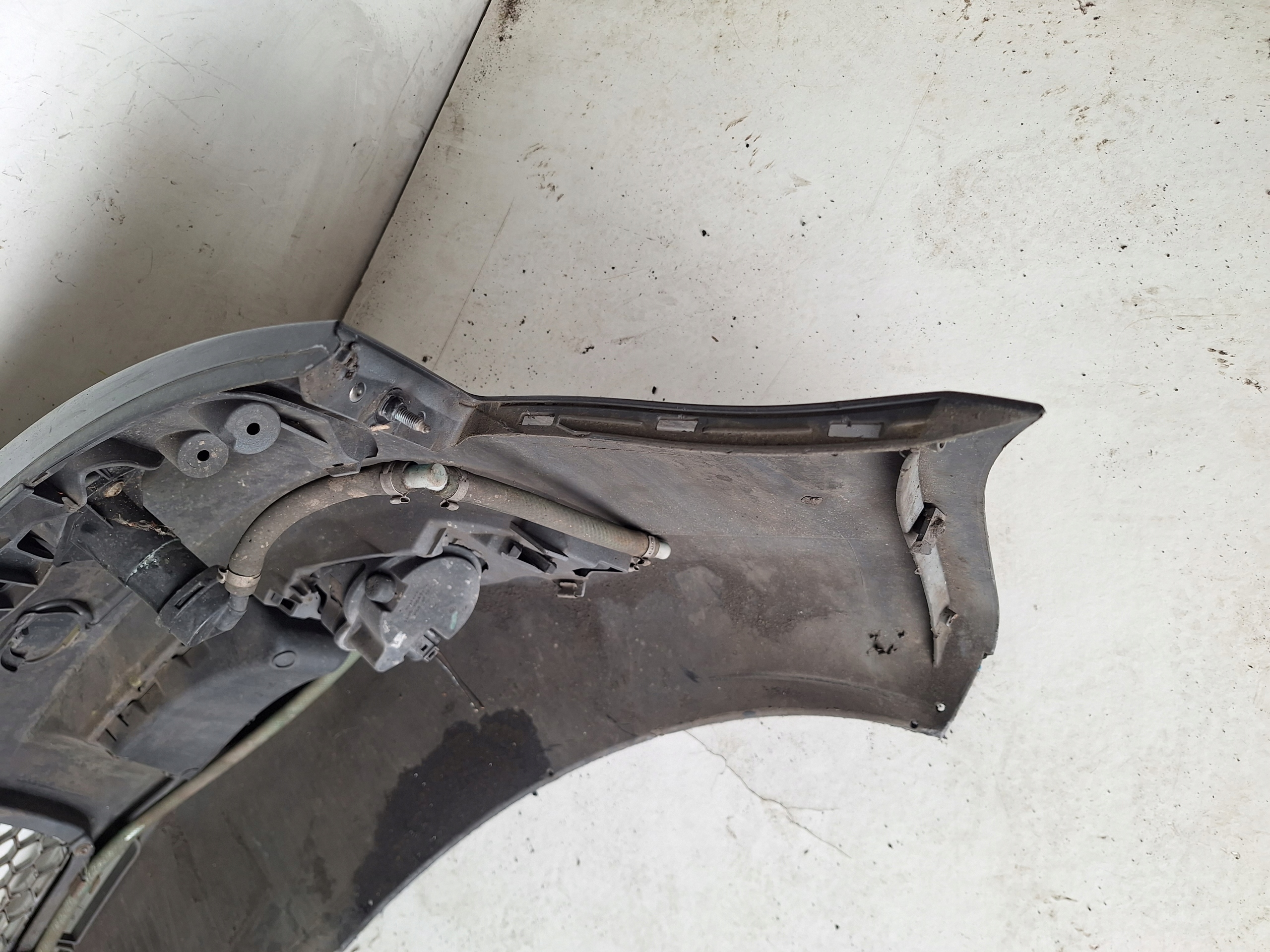 AUDI A6 C6 04-08 bumper + XENON S-LINE