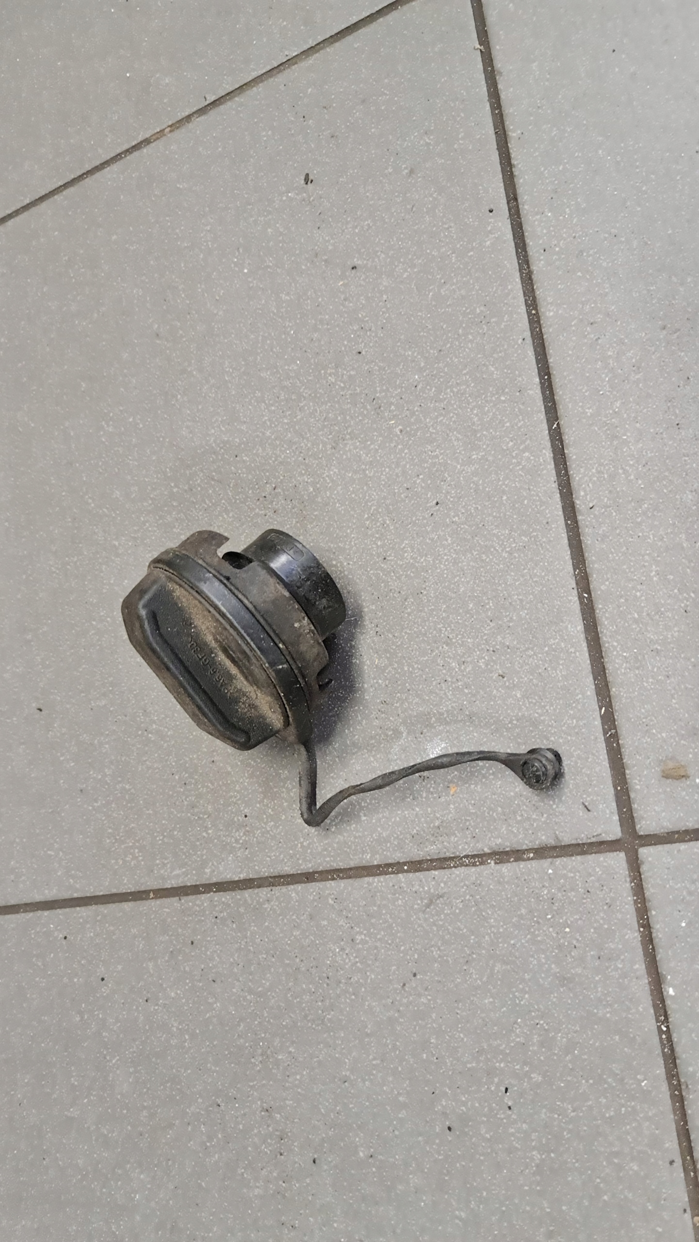 KORK WLEWU PALIWA AUDI VW 1J0201553Q