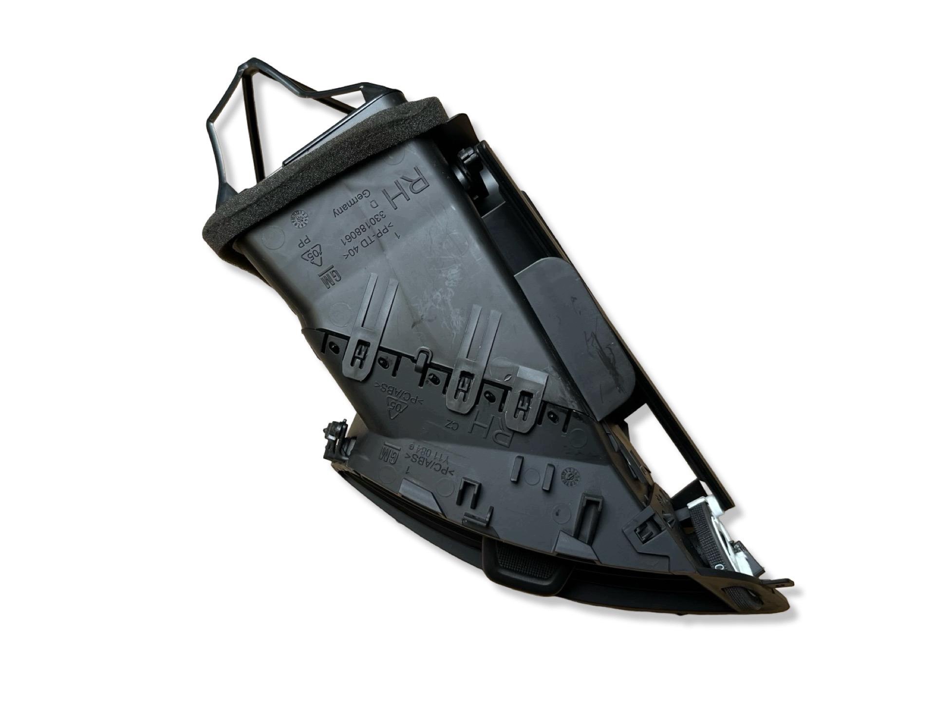 grid air conditioning devices right side Opel Zafira C 2014 Y11084G