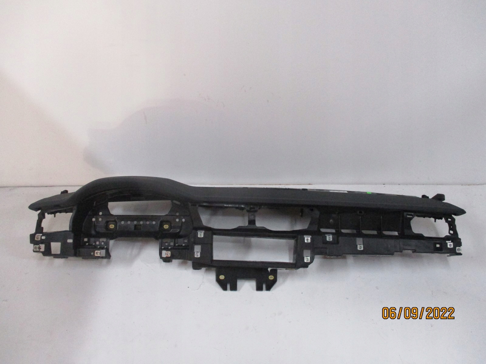 dashboard AUDI A6 4K0 leather BIALA NIC