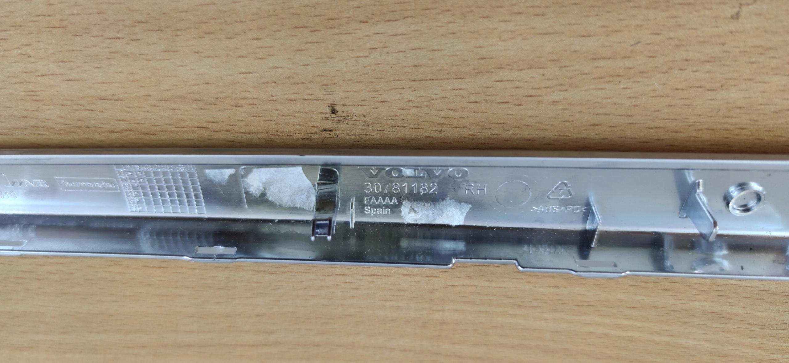 VOLVO XC60 frame CHROM moulding upholstery right