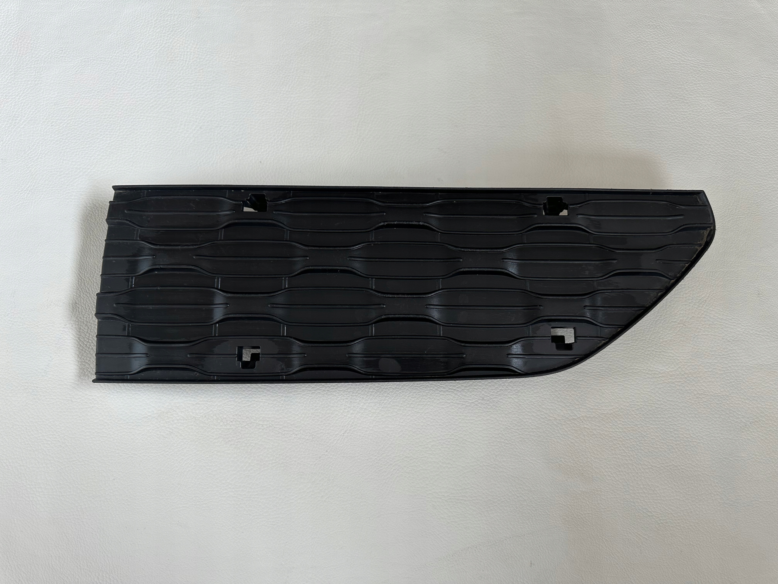Citroen C3 grid of a bumper left front 9803508077