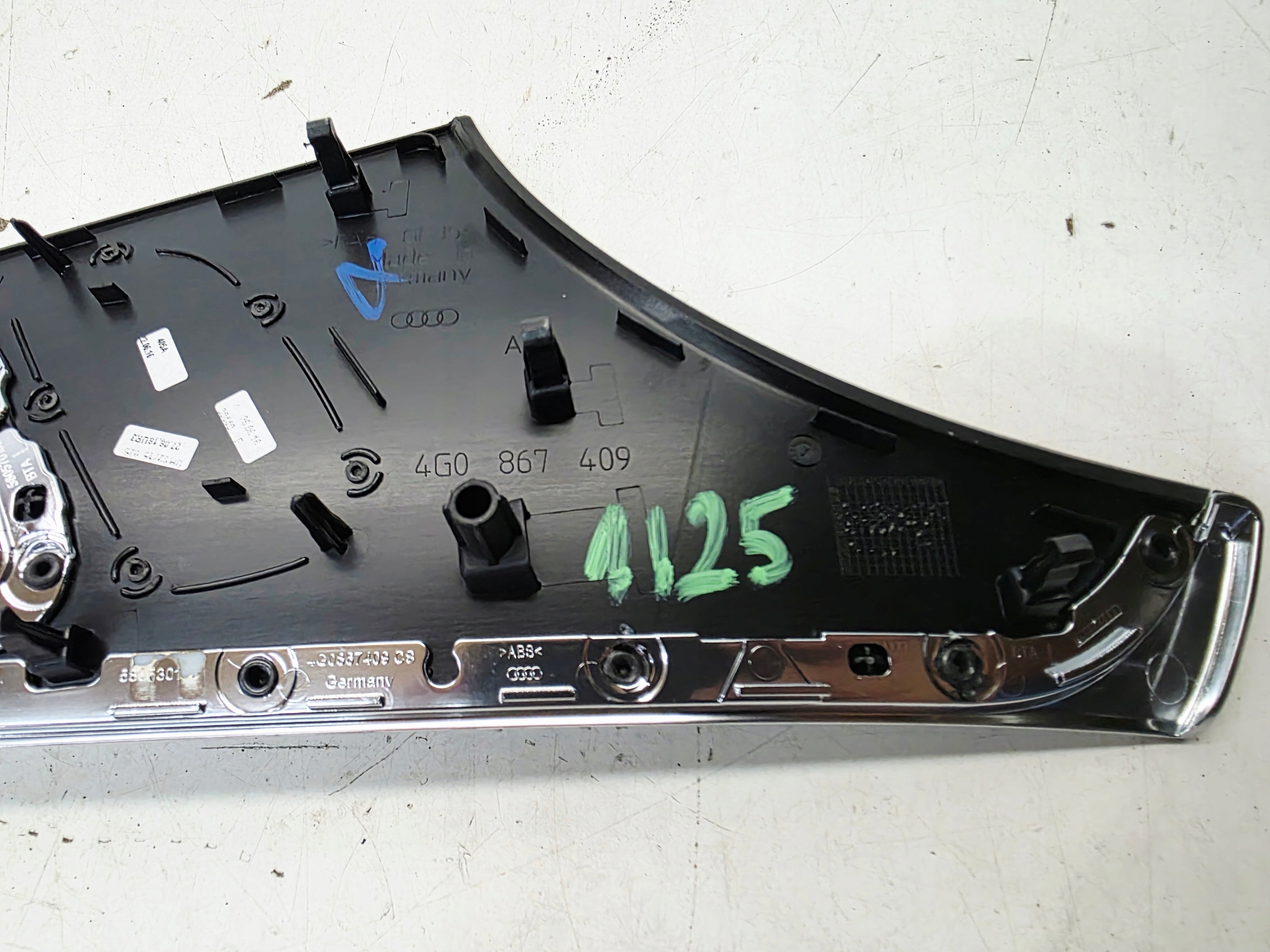 moulding DEKOR door left front AUDI A6 C7 4G0867409 1/25