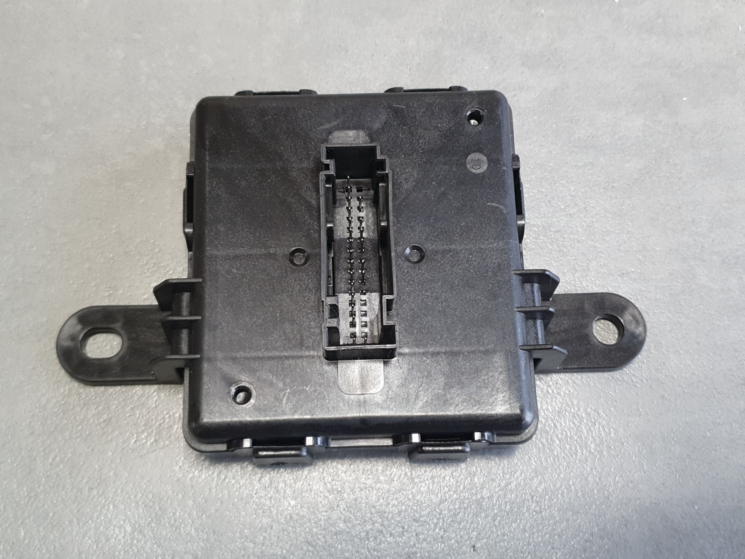 Audi A3 8Y modulo bezkluczykowy (KESSY) 5WA959436AD
