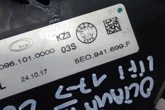 SKODA OCTAVIA III LIFT 17- Nebelscheinwerfer links 5E0941699F