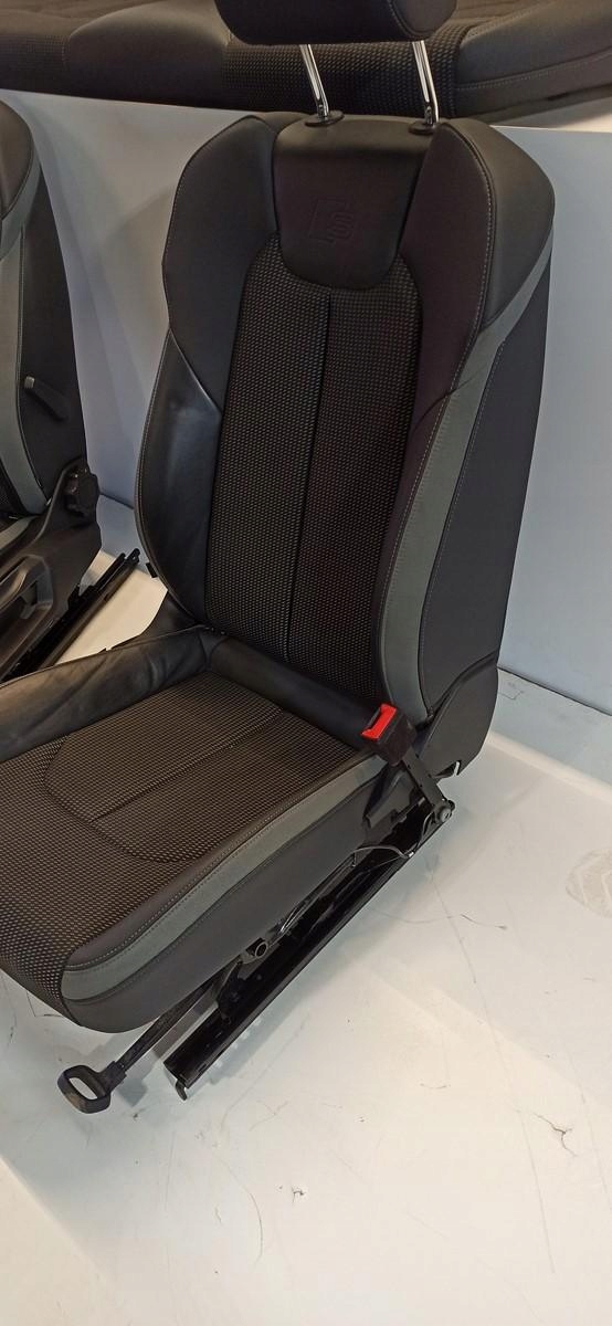 Audi A1 82A кресла диван SPORTBACK