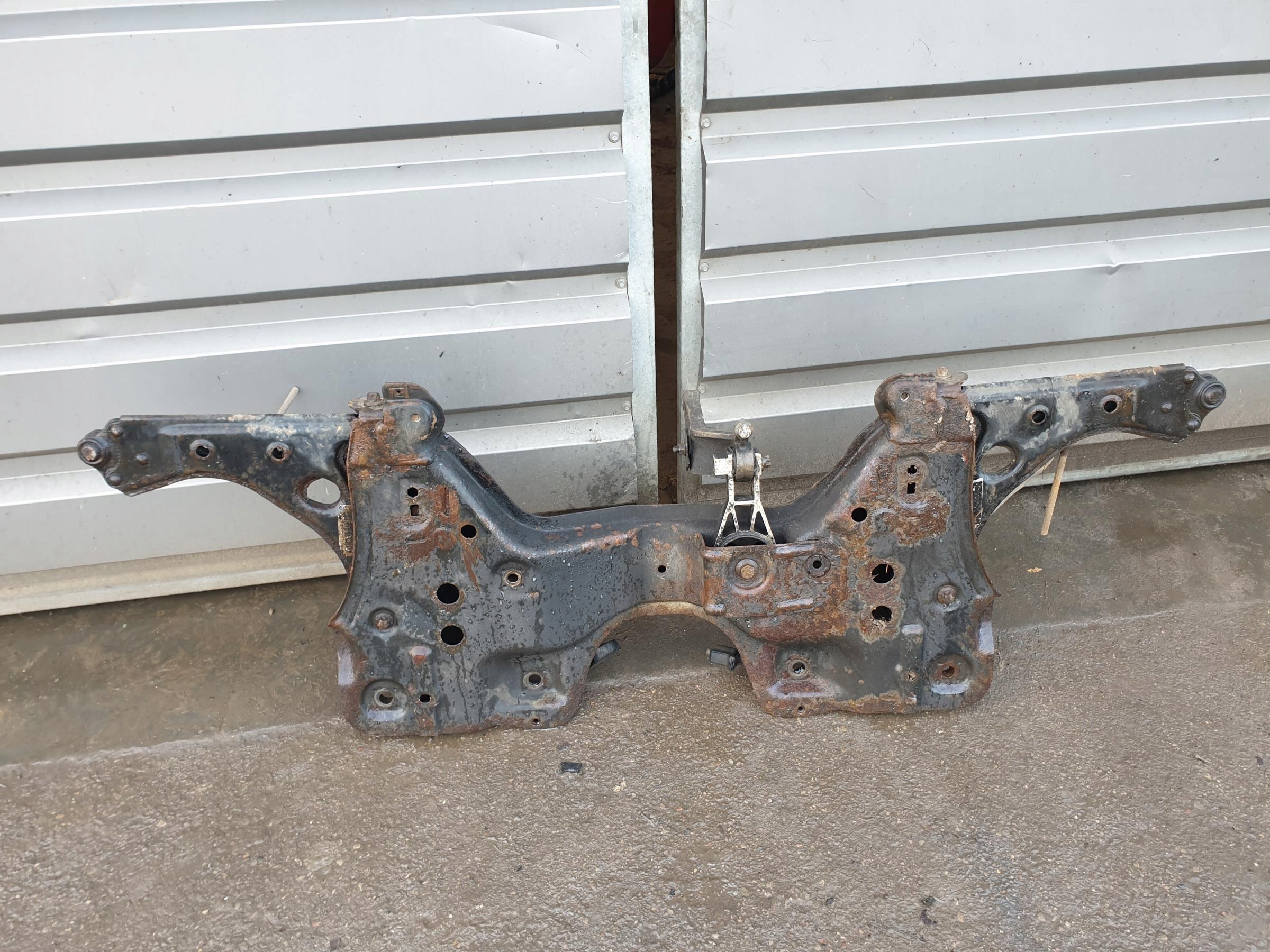 SANKI PRZÓD WÓZEK OPEL CORSA D 1.3 CDTI