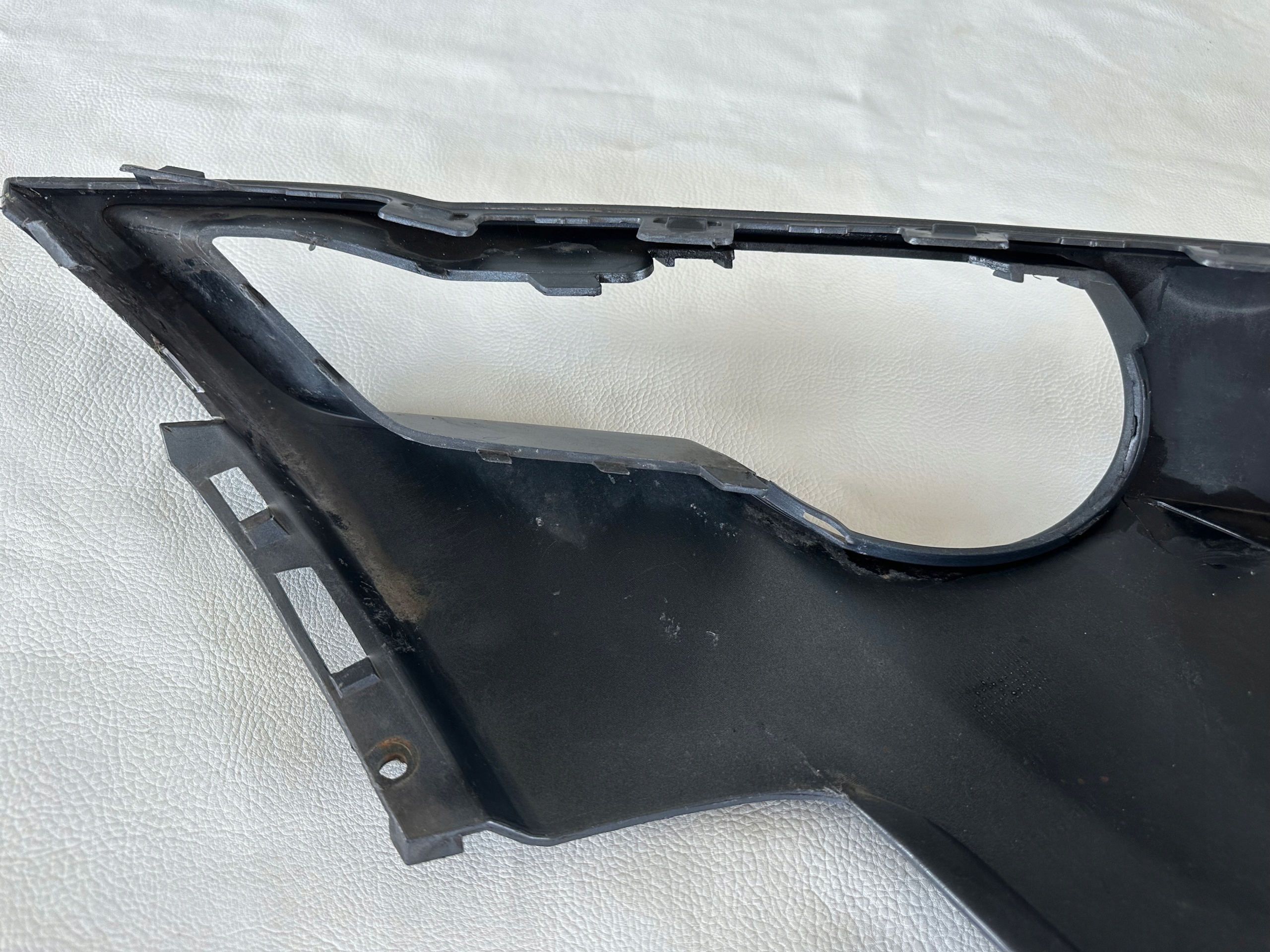 AUDI Q7 LÜFTUNGSGITTER DER STOSSSTANGE RECHTS 4L0807062D