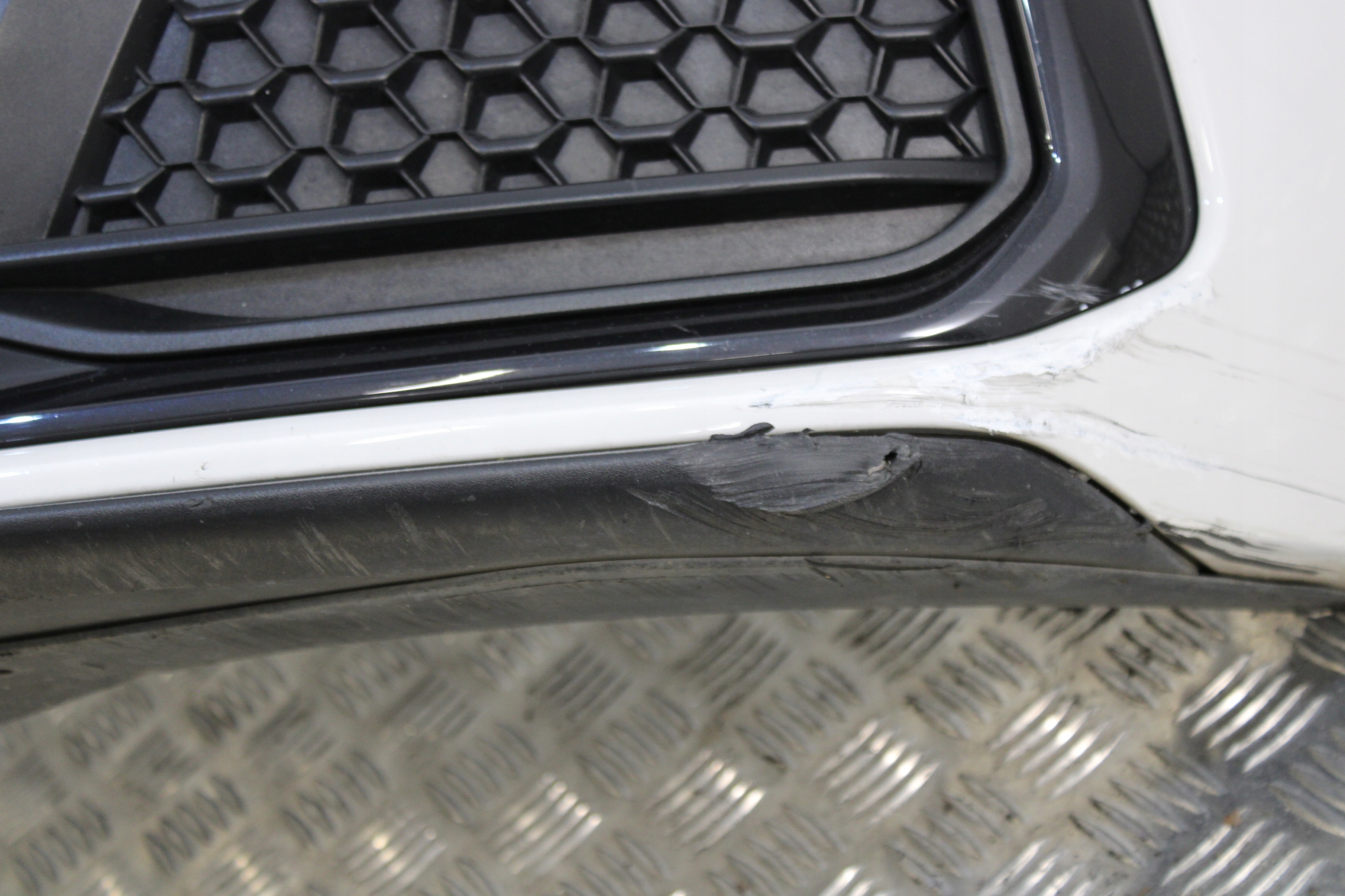 bumper front front complete AUDI A1 II 82A