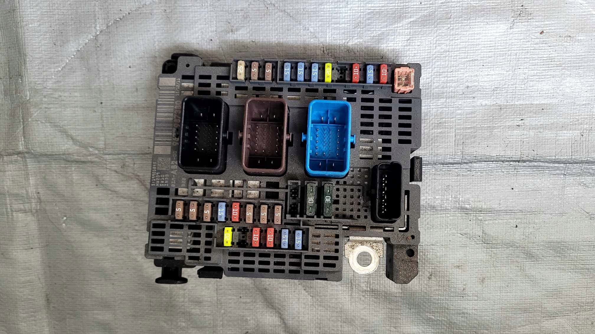 SKRZYNKA BEZPIECZNIKÓW BSM CITROEN DS4 9677987380