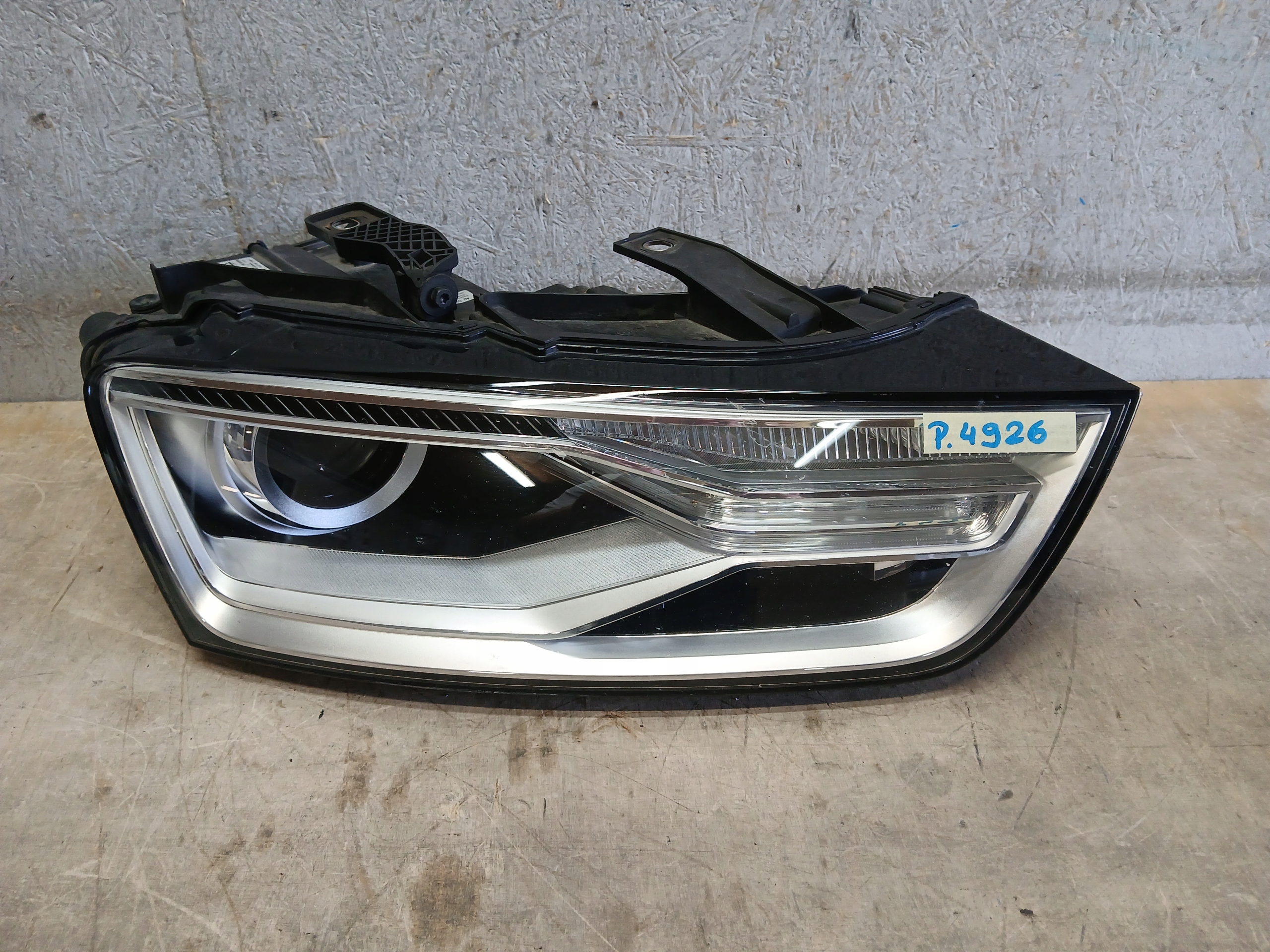 light front right AUDI Q3 8U XENON LED LIFT 8U0941006C