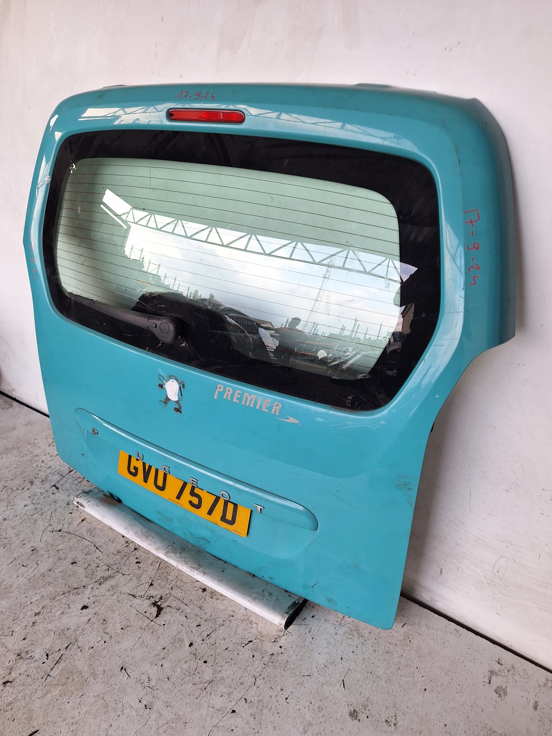 PEUGEOT PARTNER III 08-18 boot door