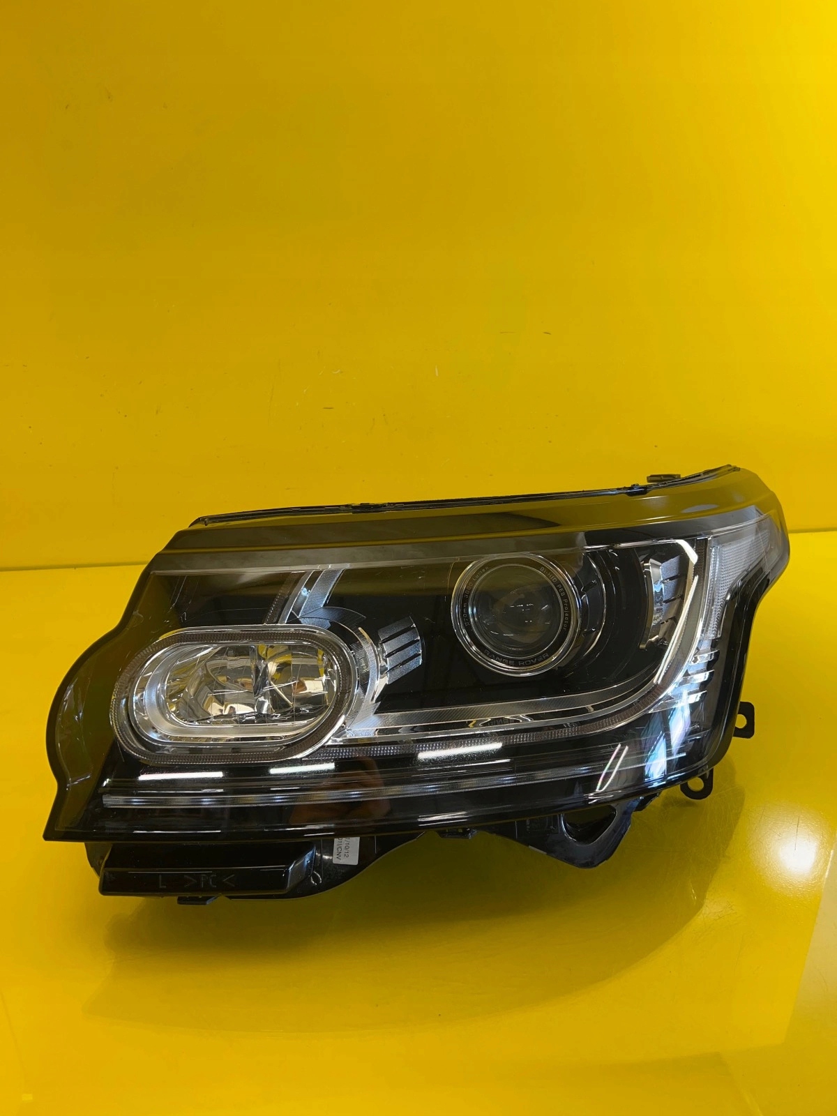 light left Range Rover Vogue L405 Bi-Xenon CK52-13W030-EB