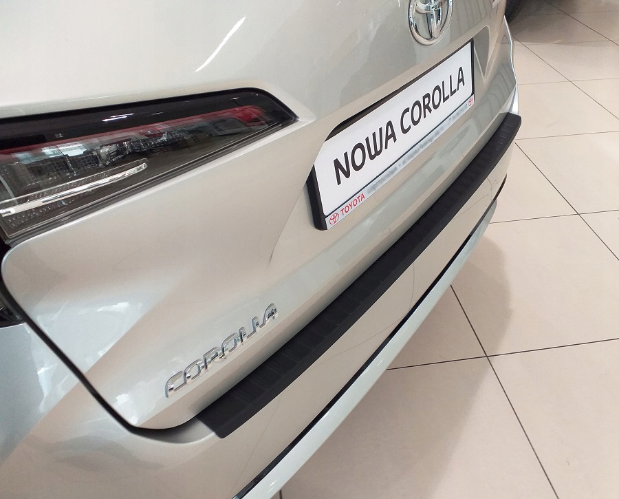 TOYOTA COROLLA KOMBI 2019- NAKŁADKA NA ZDERZAK Waga produktu z opakowaniem jednostkowym 1 kg