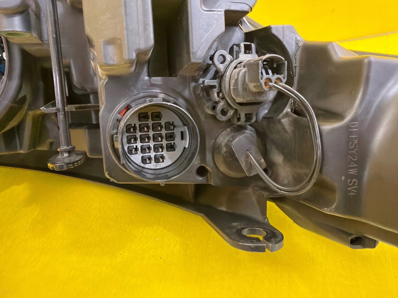 light left front Range Rover Evoque L550 Xenon BJ32-13W030-EE