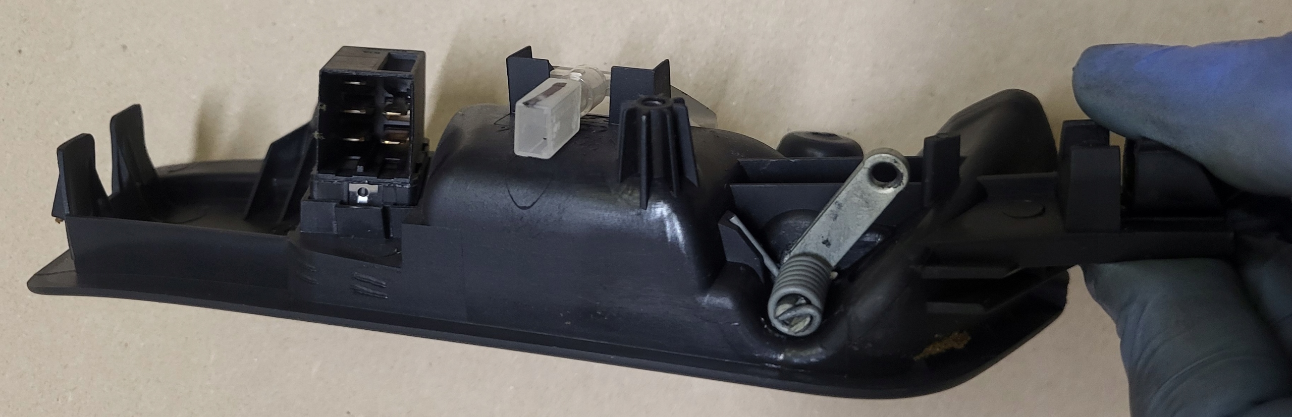 ручка двери внутренняя с подсветкой led клавиша Audi A4 B6 B7 8E oe