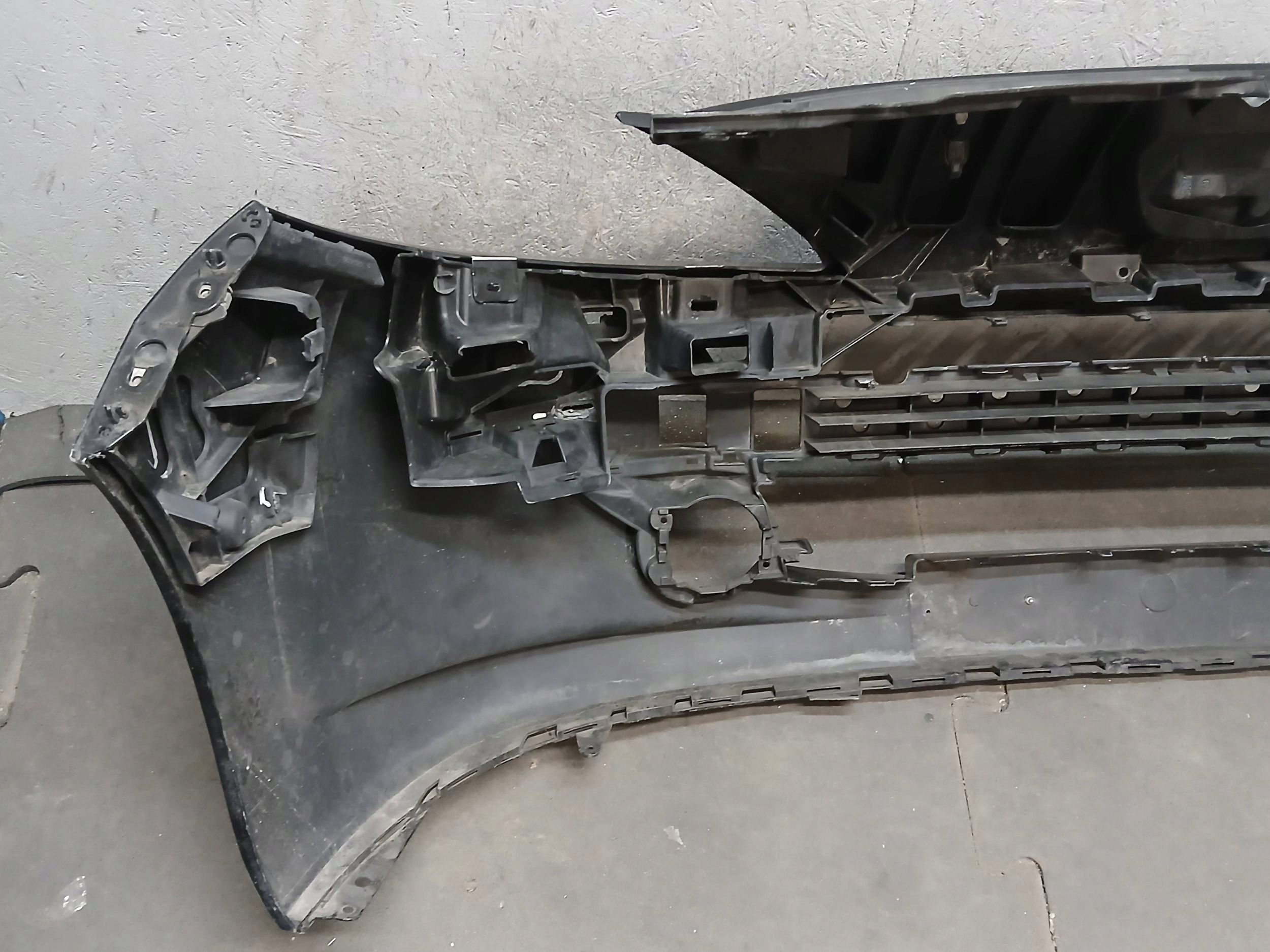 nárazník předek PEUGEOT 207