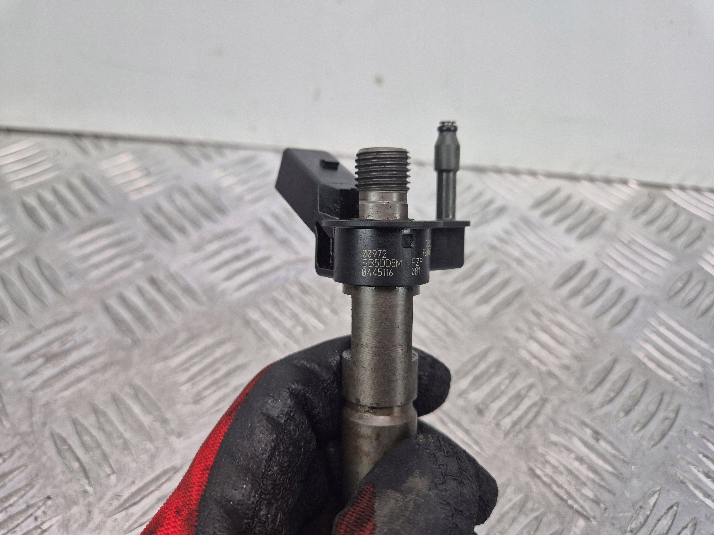 BMW 1 E81 E87 118d injecteur 7797877 N47D20A