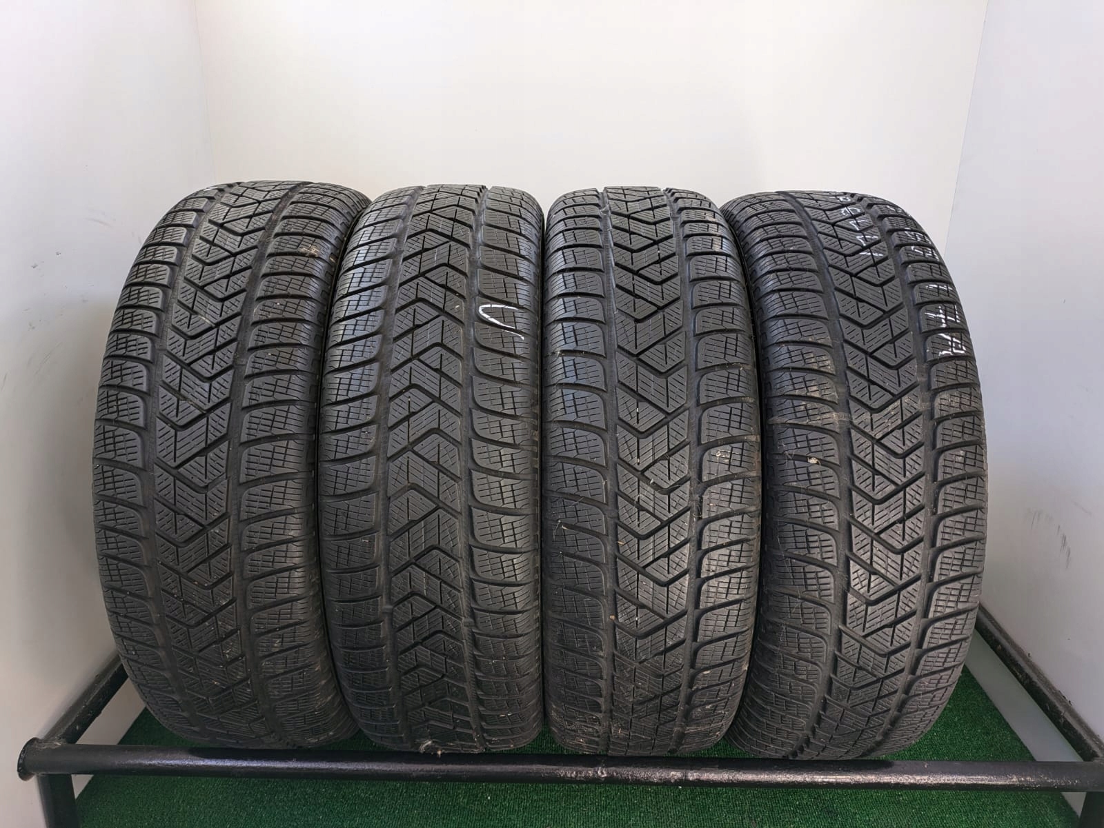 Opony 215/65/17 Pirelli Scorpion winter