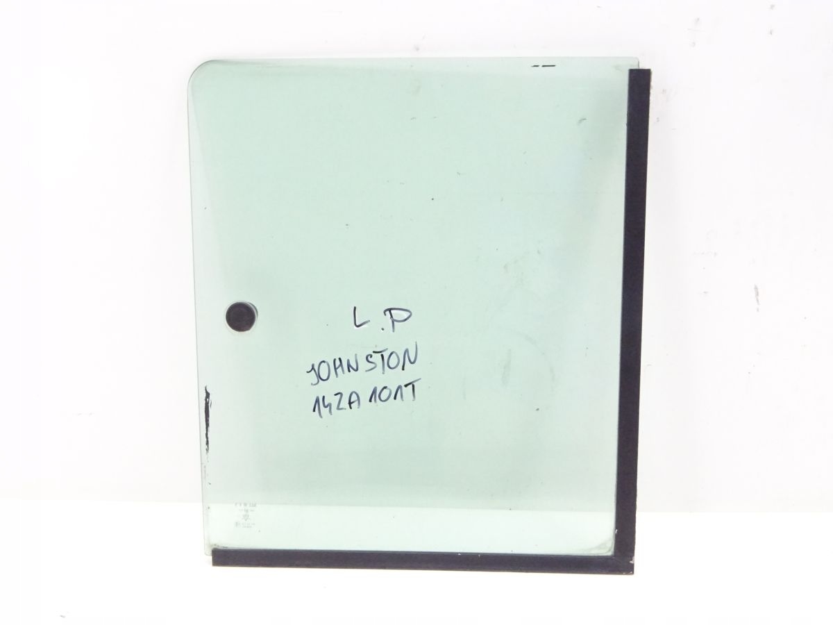 JOHNSTON CX200 C50 142A 101T стекло левой двери