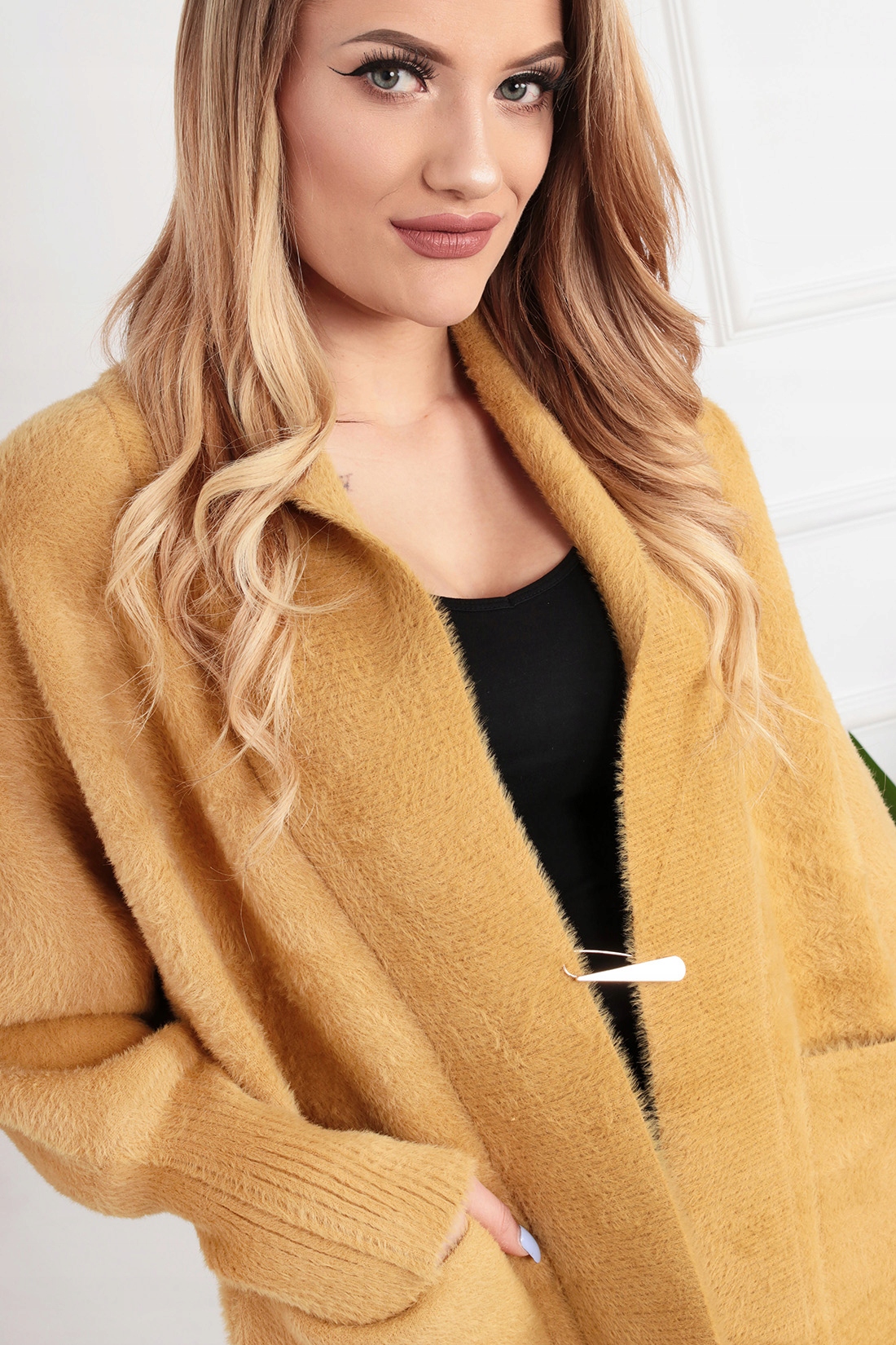 ALPAKA NARZUTKA SWETER AGRAFKA MUSZTARDOWY 2044 Model 2044