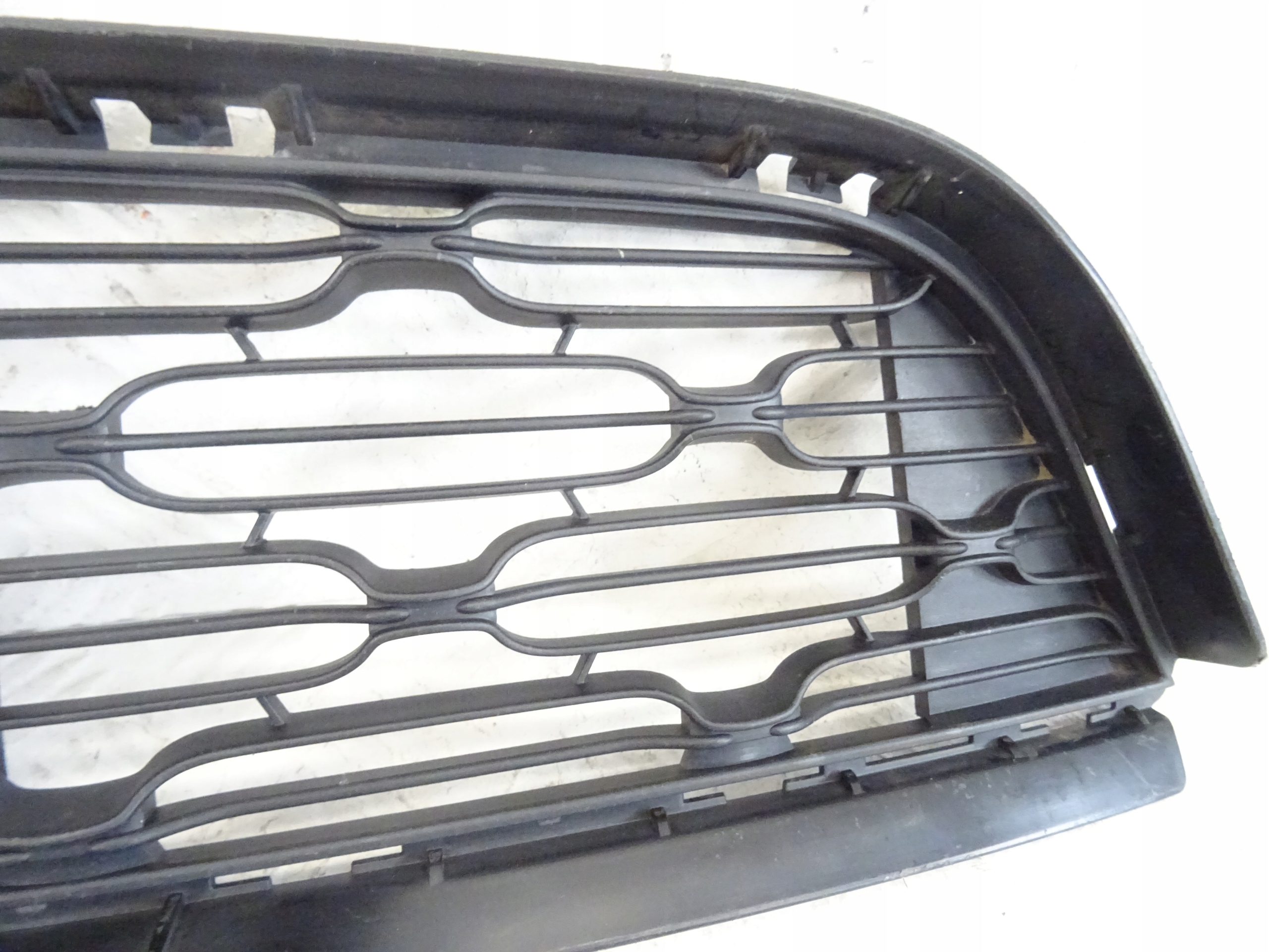 grid of a bumper front front central CITROEN C3 III 9812062277
