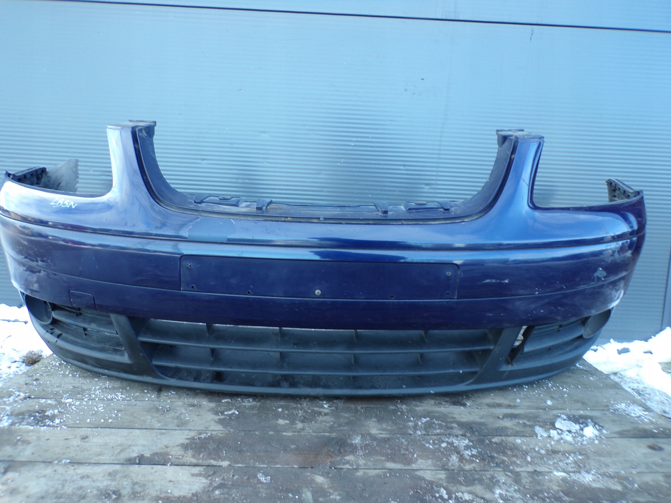 front bumper front VOLKSWAGEN TOURAN 1 and colour LB5N