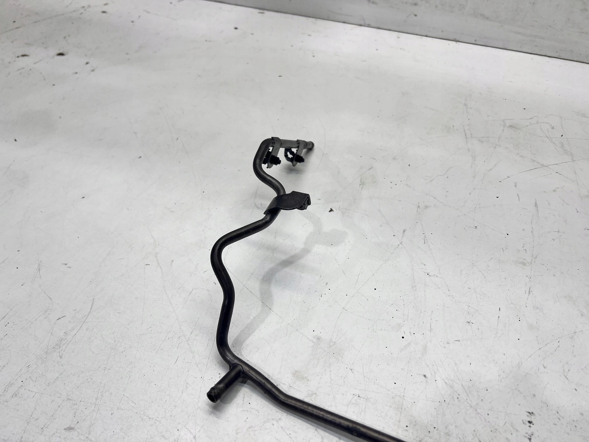 cijev prijenos vode AUDI VW A4 B8 1.8 TFSI 2.0 TFSI 06J121075F