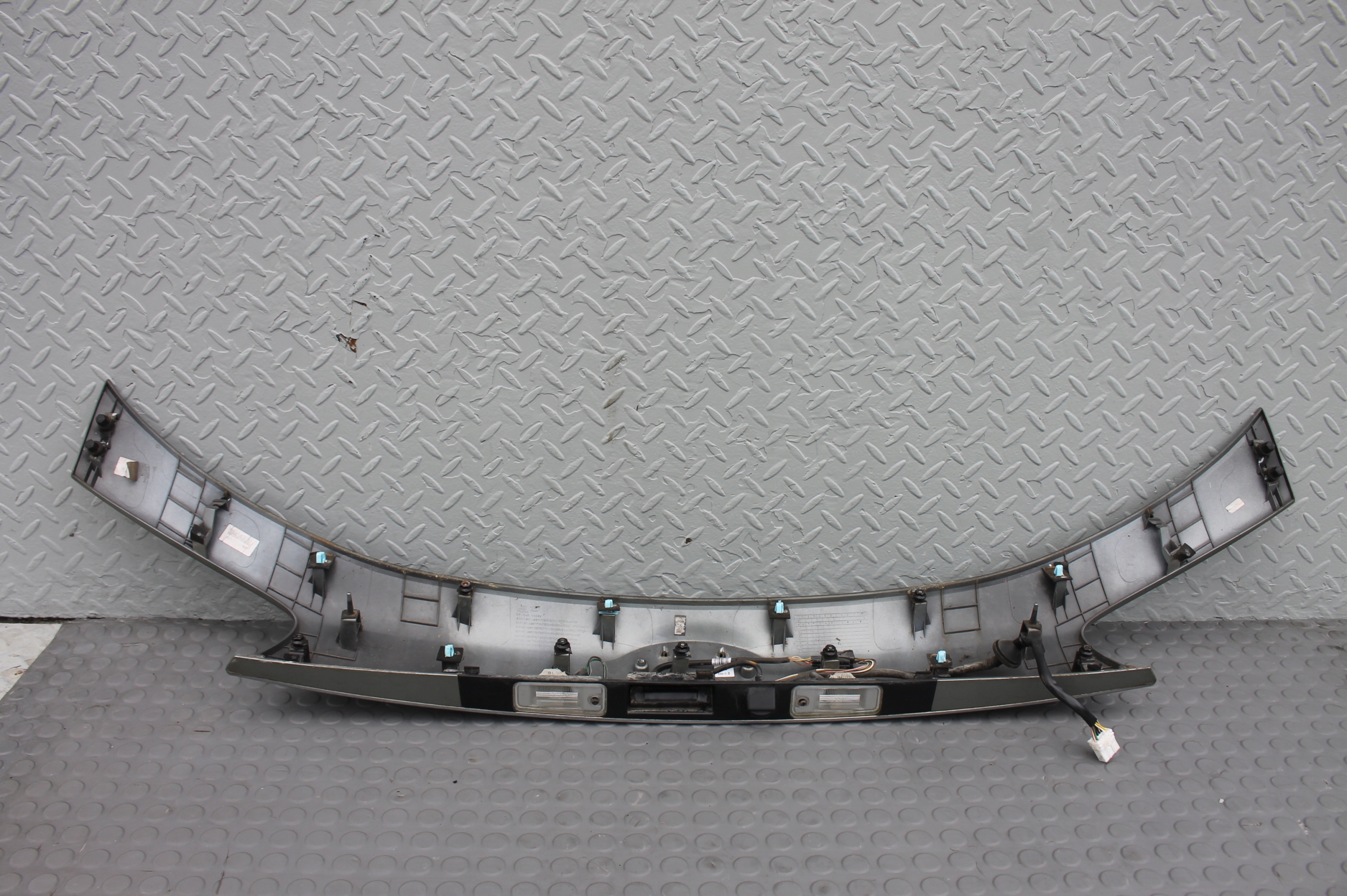 BLENDA LISTWA CHROM KLAPY LAMPKI TABLICY KIA CARENS IV 13-19 Numer katalogowy części 87310-A4100 87310A4100 87310 A4100