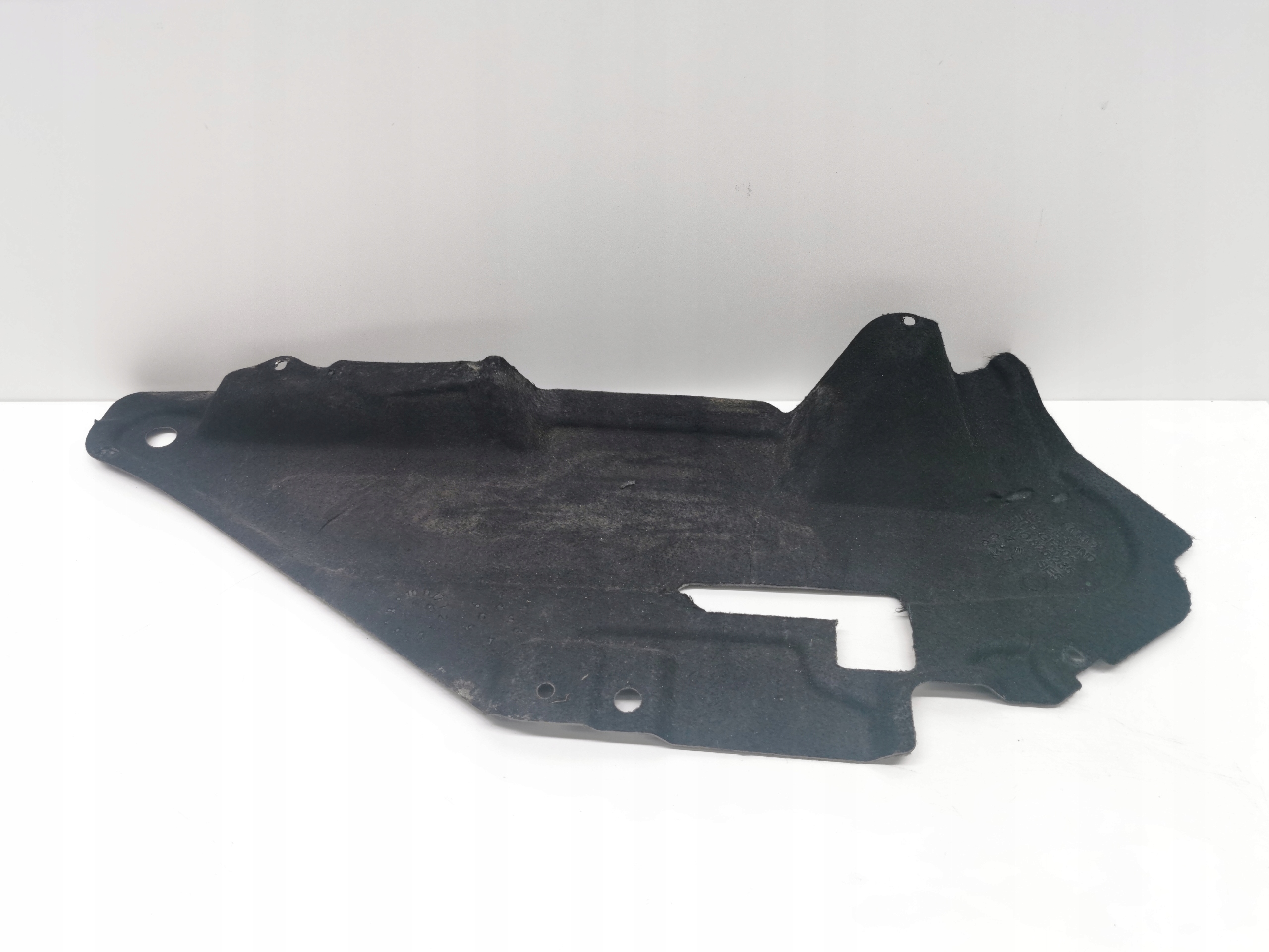 cover chassis left VW TOUAREG III 760 4M0825285