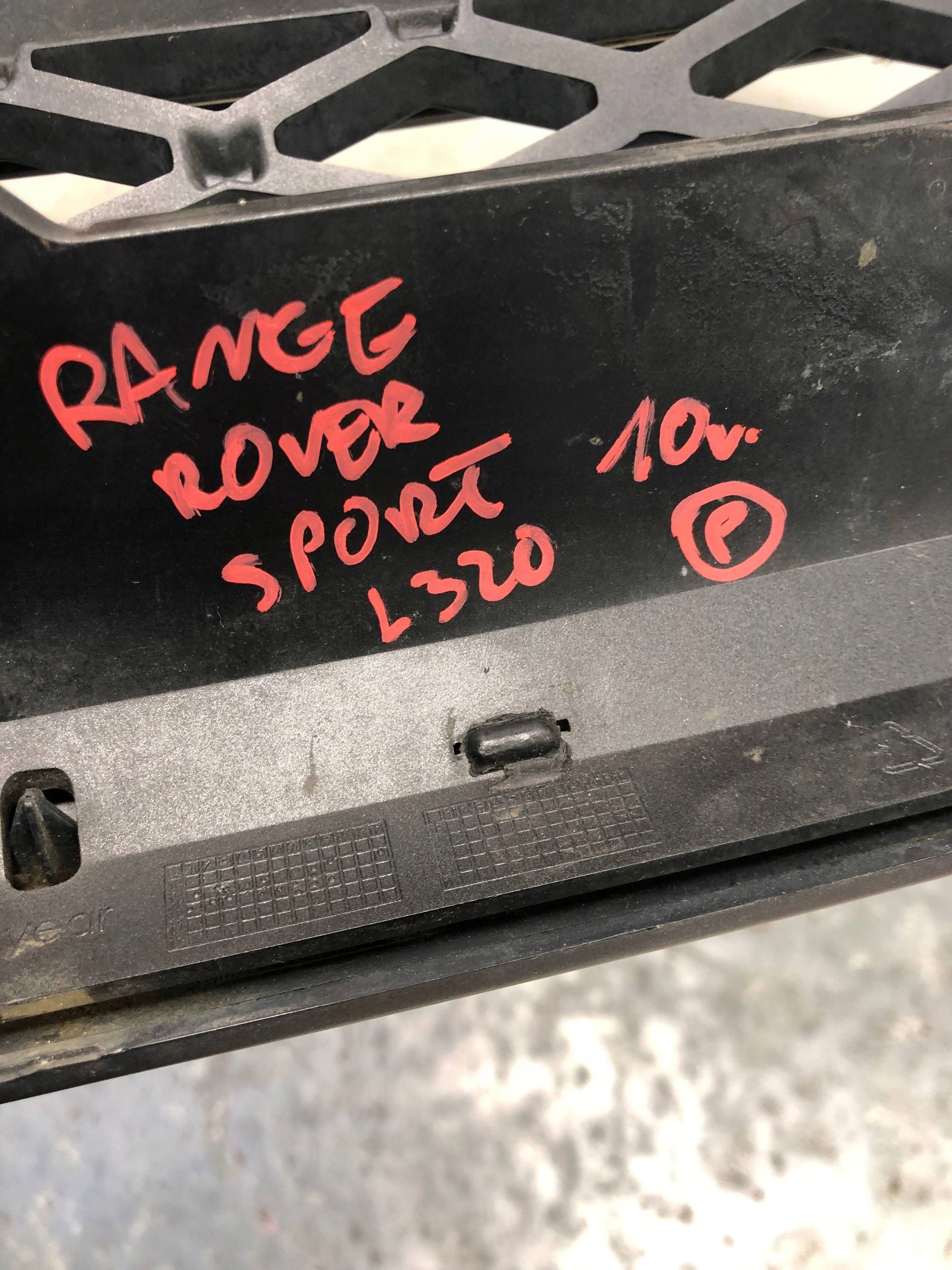 Grill Grill RANGE ROVER SPORT L320 AH32-8138-AW
