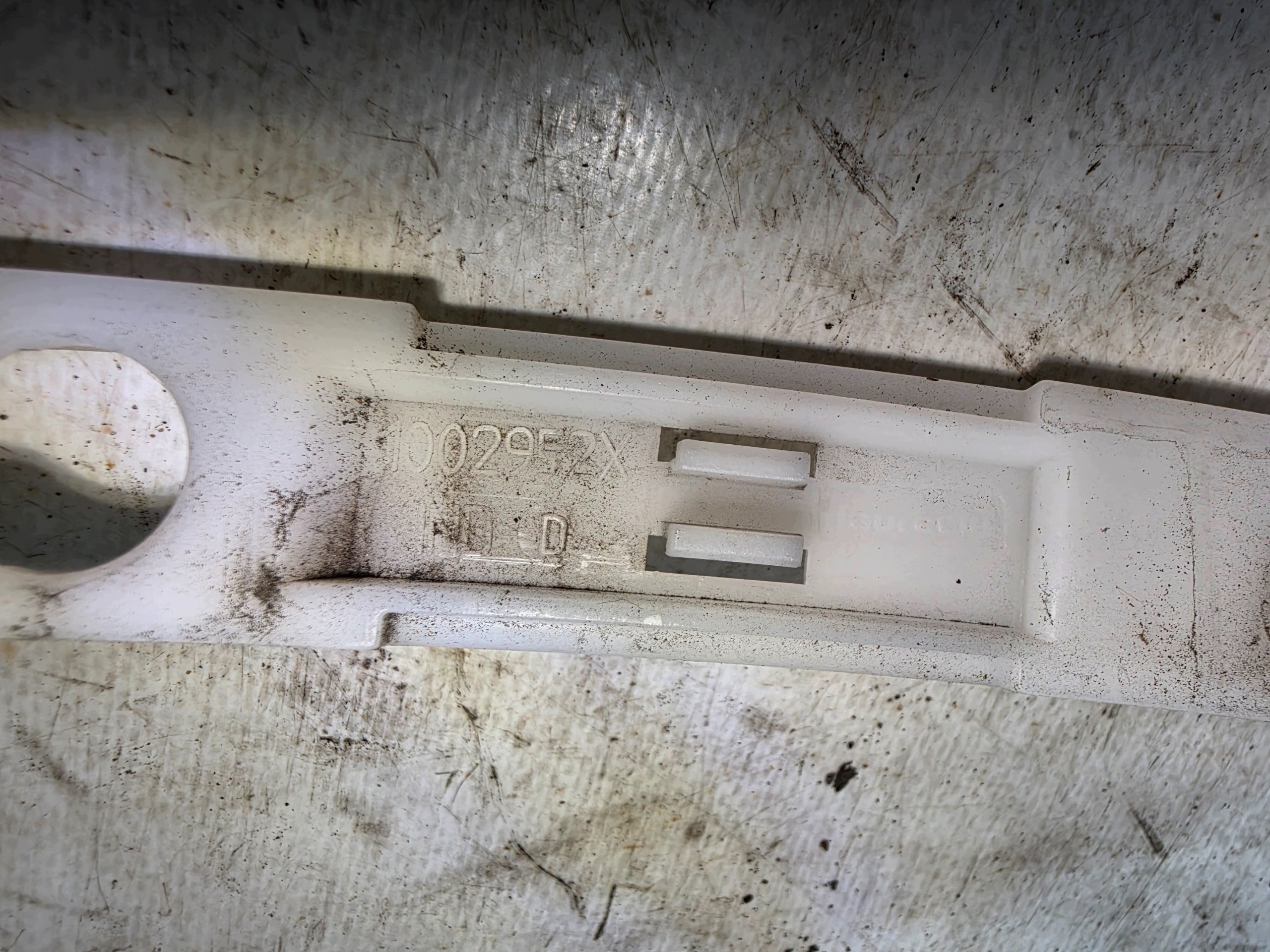 ^ CITROEN C4 II B7 bumper bracket right rear part 1002952X