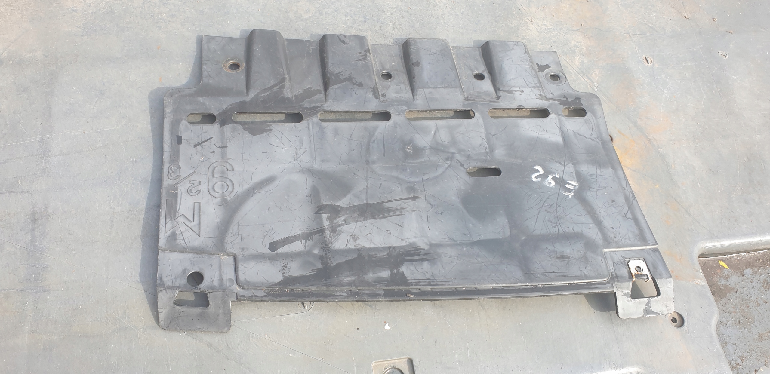 Blende Abdeckung Unterfahrschutz der Stoßstange BMW 3 E92 E93 COUPE OE