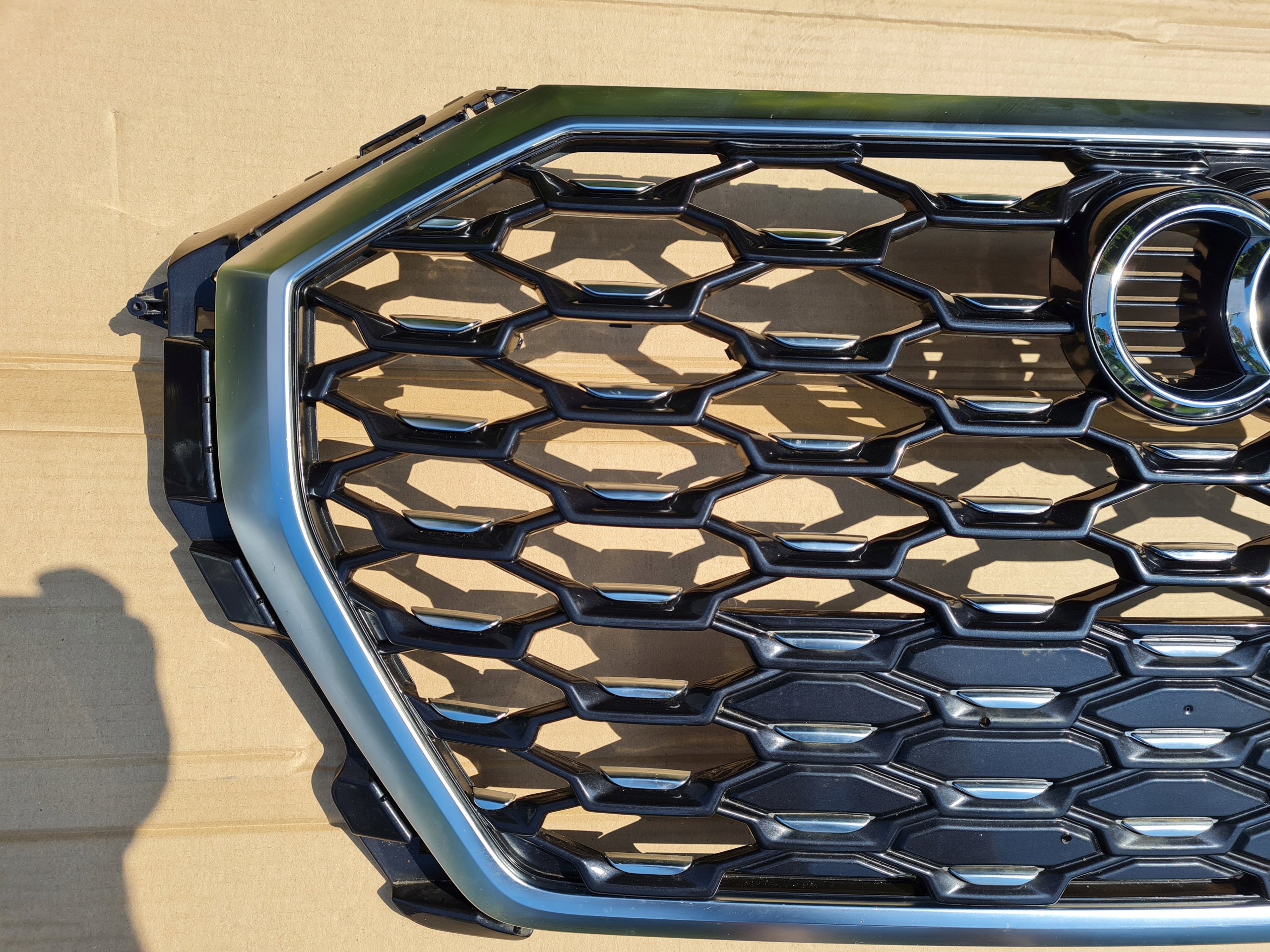 Audi Q3 Kühlergrill FRONTGRILL Kühlergitter 83F853651 - Thumbnail 8