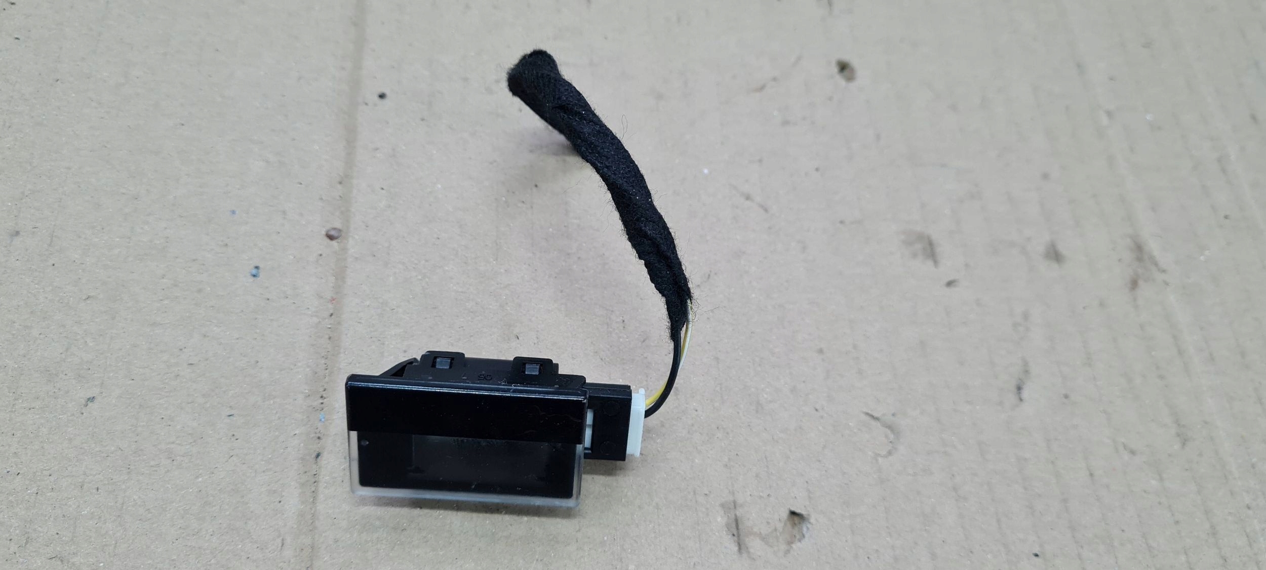 Chrysler Pacifica 2022 Feux phare Interne OSWIETLENIE Cabine 68263794AC