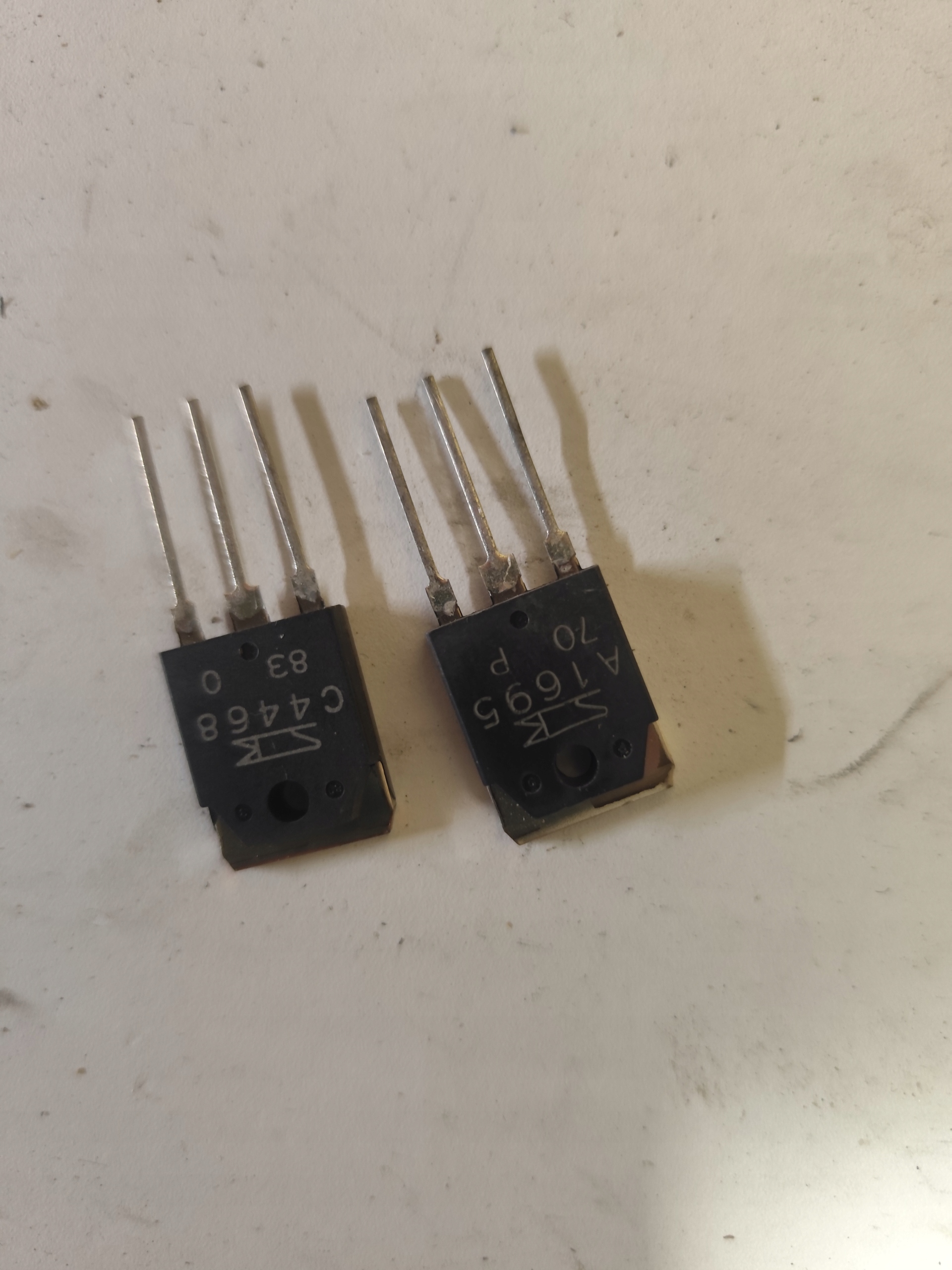 Транзистор A1695 / C4468