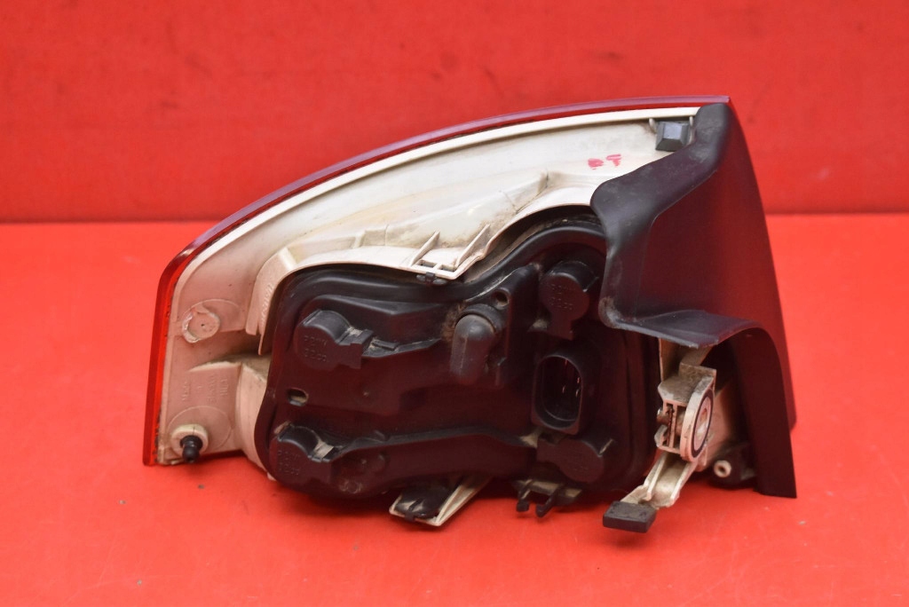 light right rear part rear 8E5945096 AUDI A4 B7 sedan 04-08