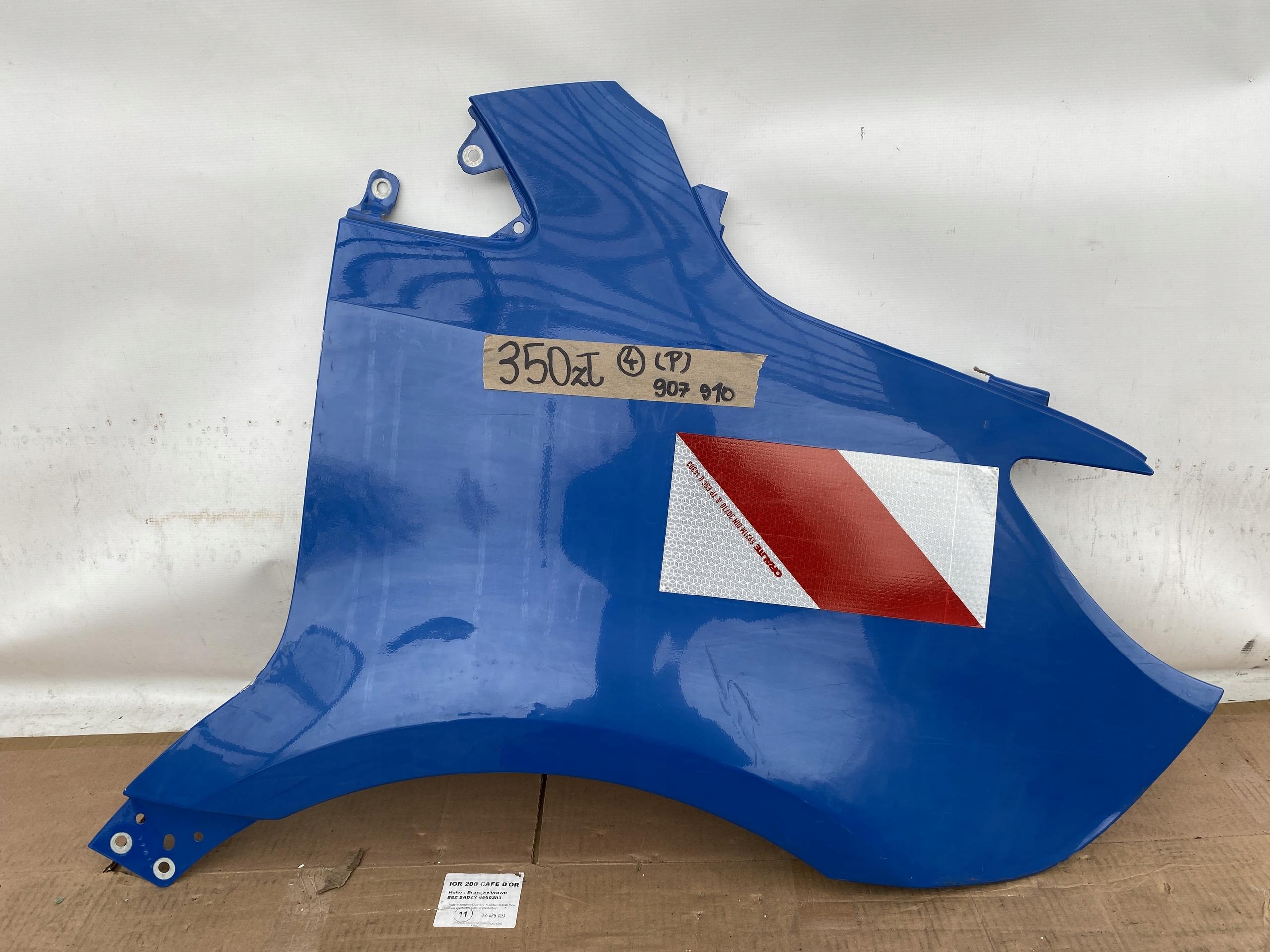 SPRINTER 907 910 17- fender front right graphitic/blue