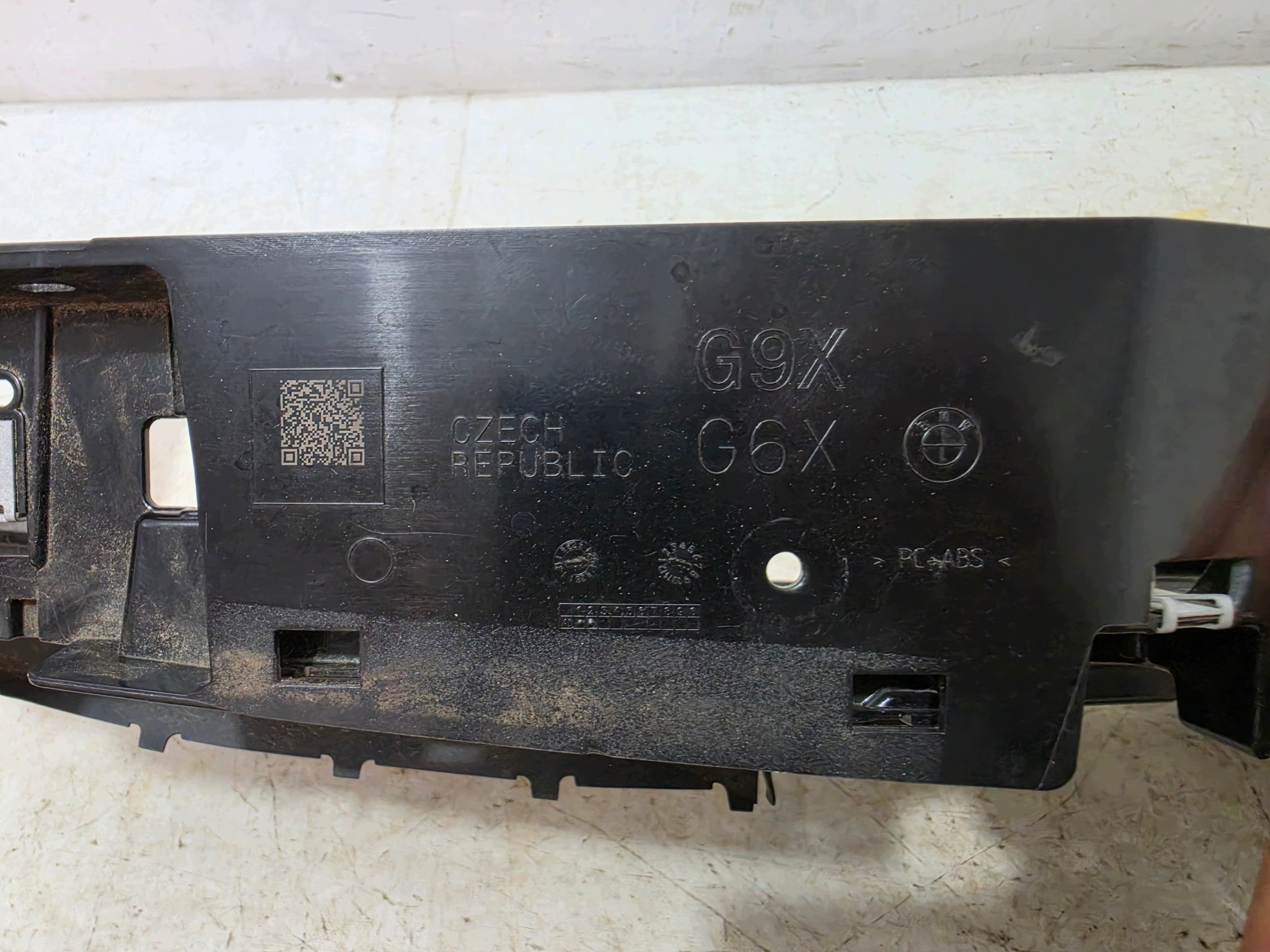 ^ BMW 5 I5 G60 G61 blinds air line blinds grill front 5A1D079