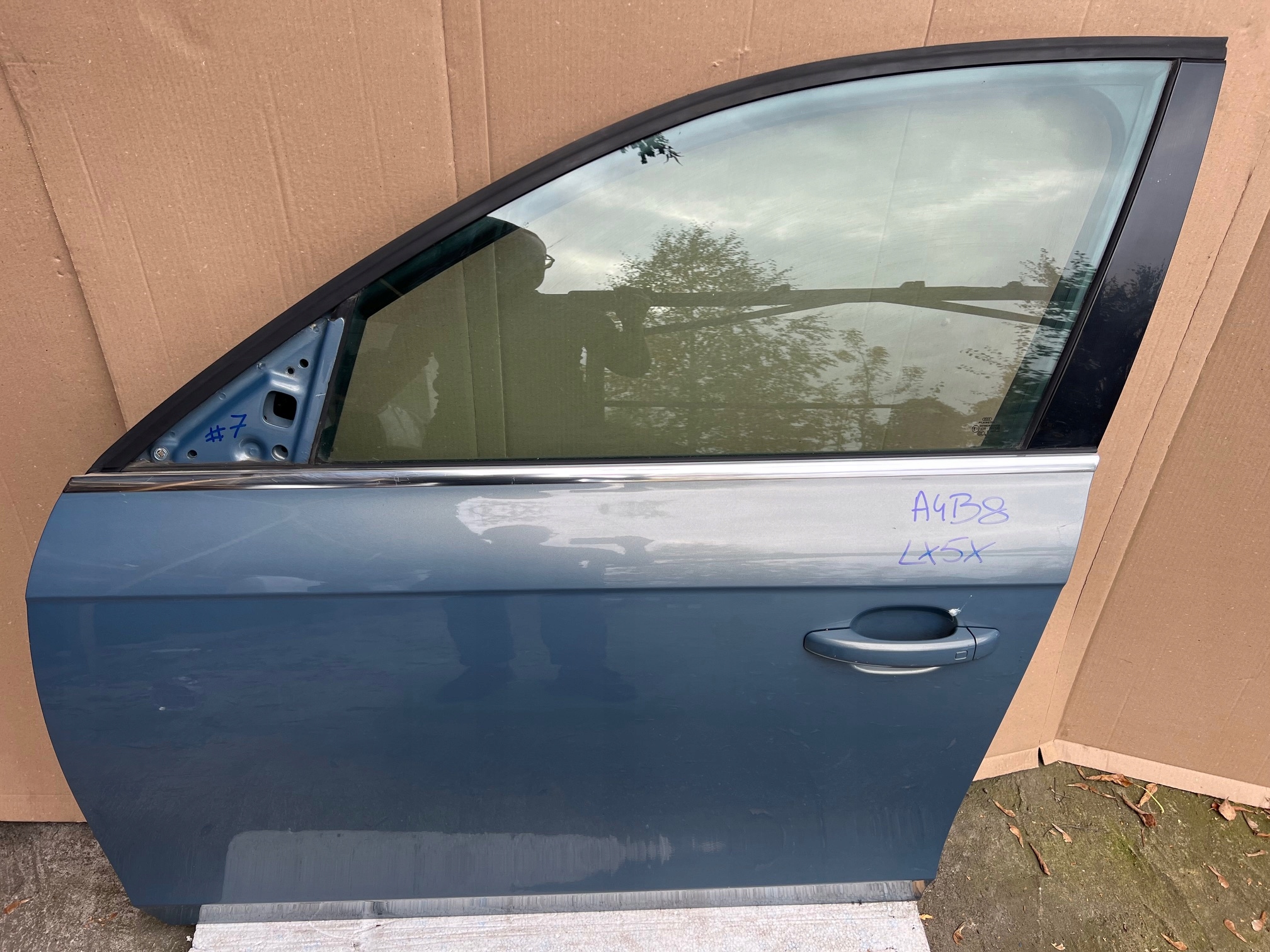 AUDI A4 B8 door left front left front LX5X