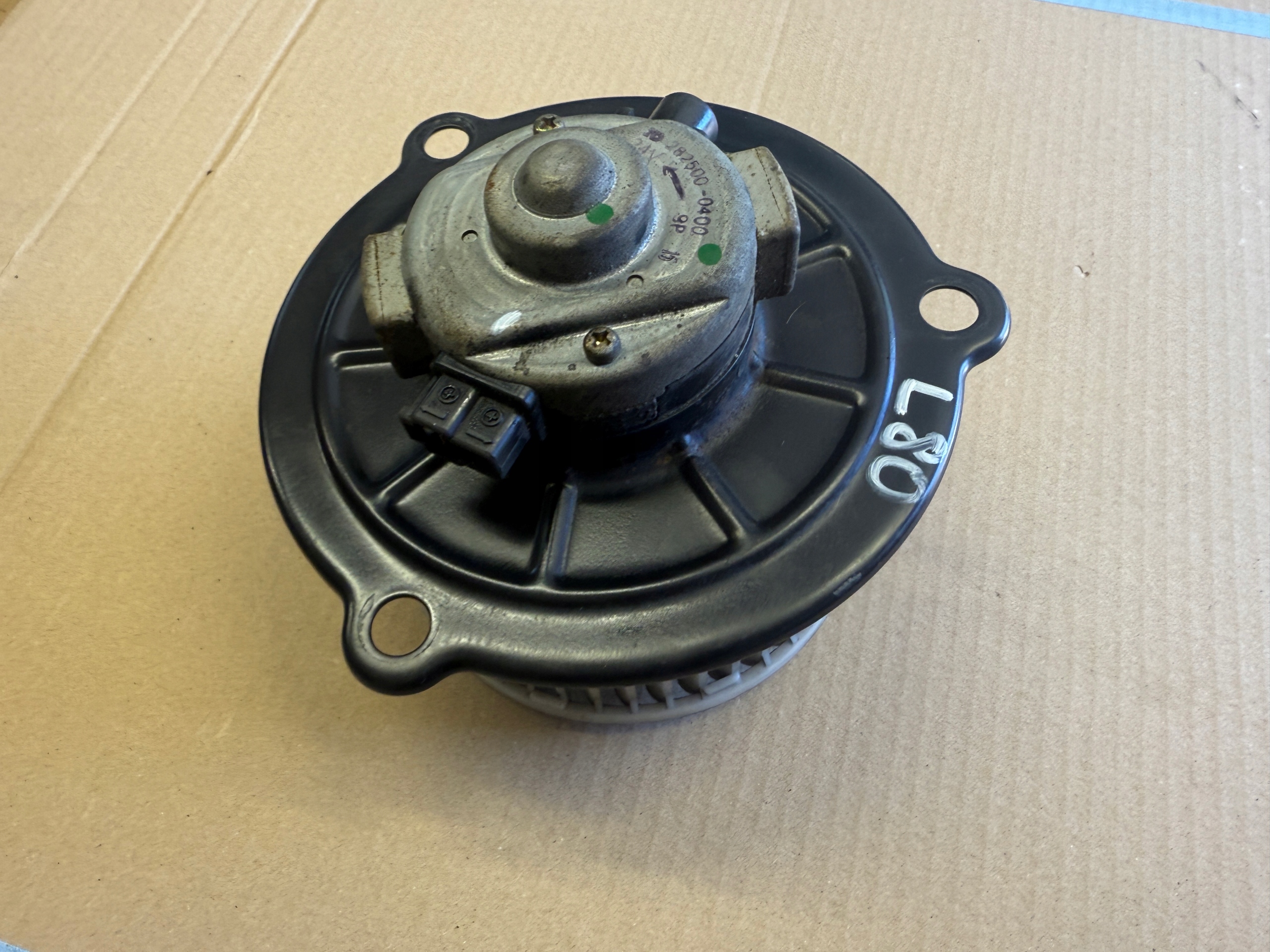 VW L80 94R heating fan 282500-0400