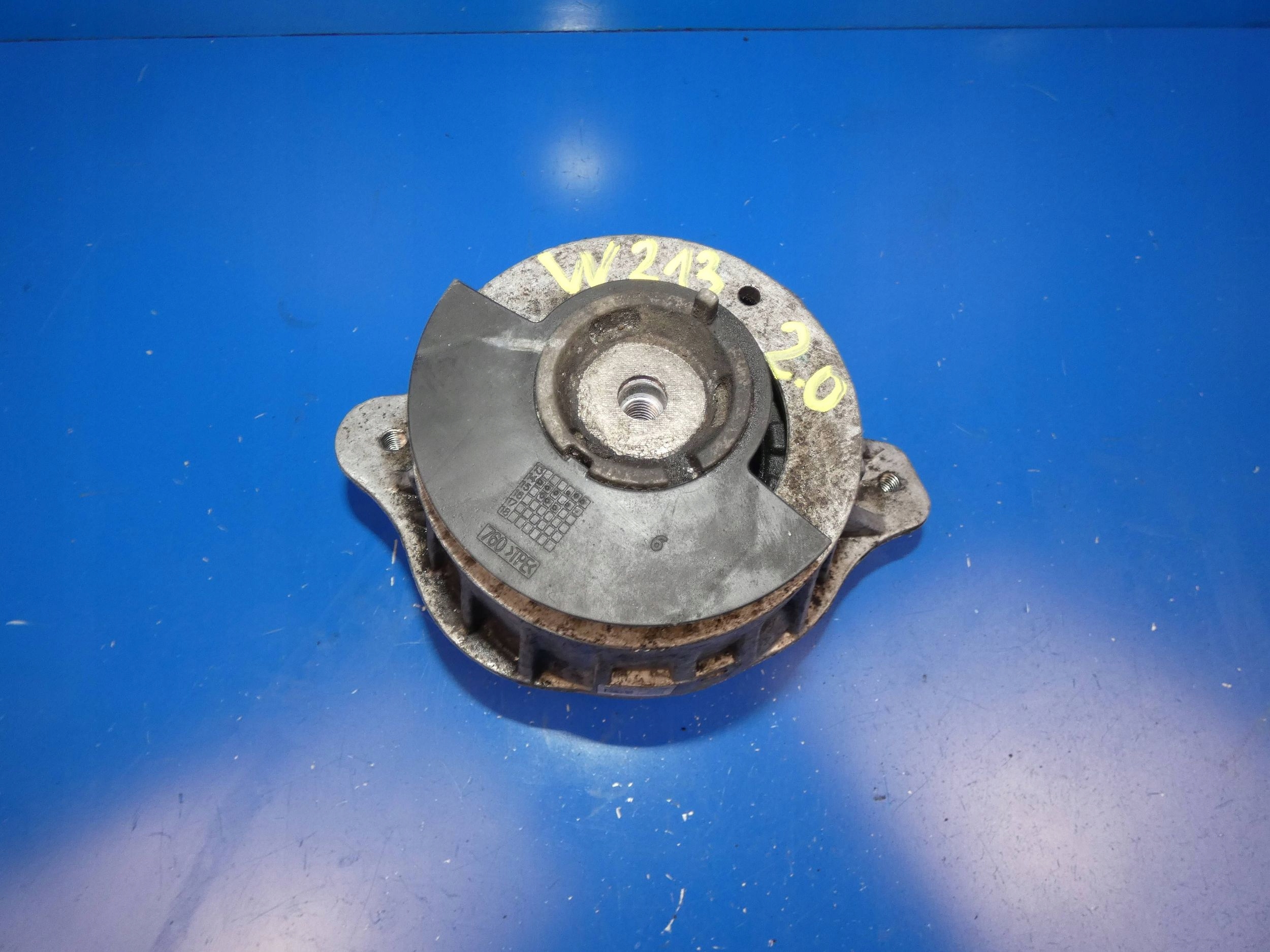 MERCEDES E KLASA W213 2.0 CDI Airbag Support plaque Moteur