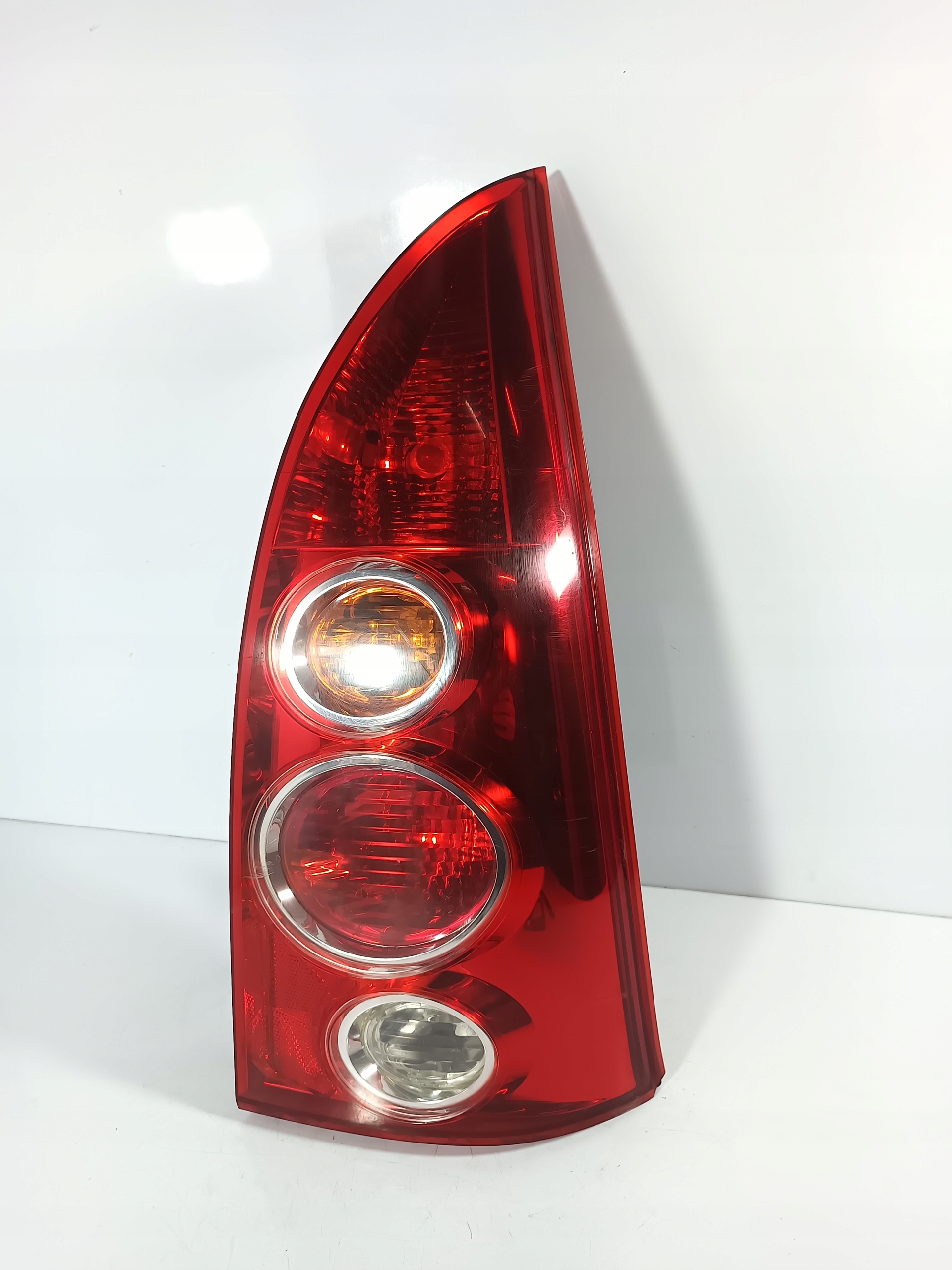 Mazda PREMACY 1 and LIFT 99-05 light rear rear part right